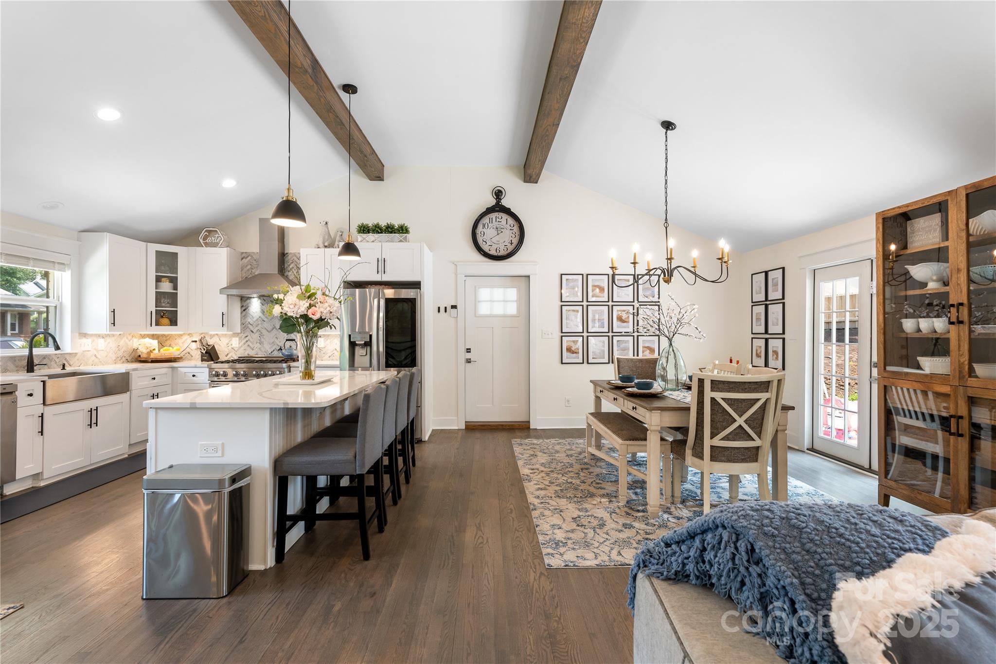 932 Shady Bluff Drive