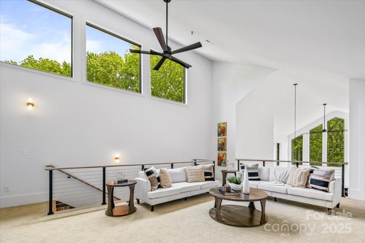 3304 Mar Vista Circle