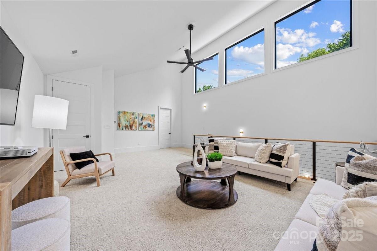 3304 Mar Vista Circle