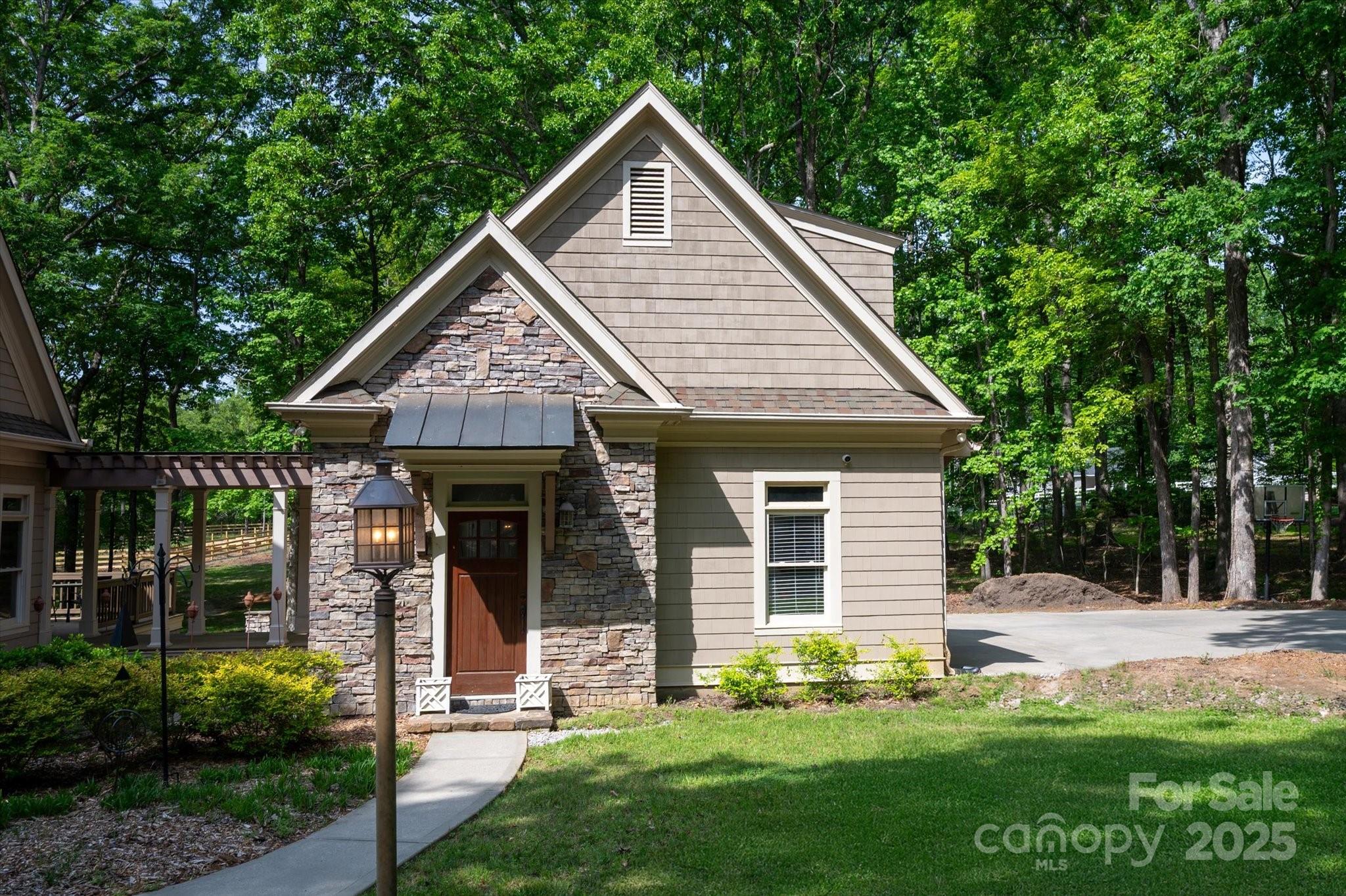 3408 Sandalwood Lane