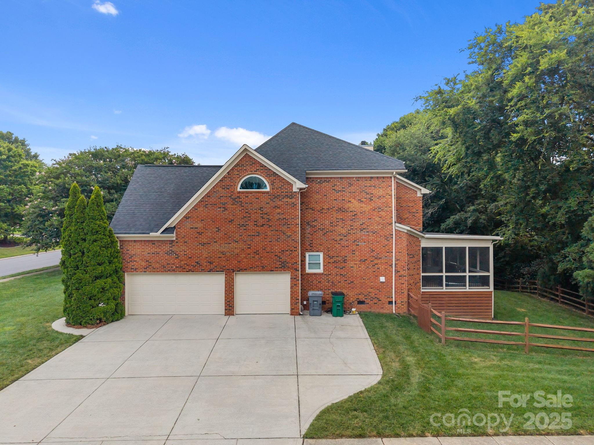 6323 Woodleigh Oaks Drive