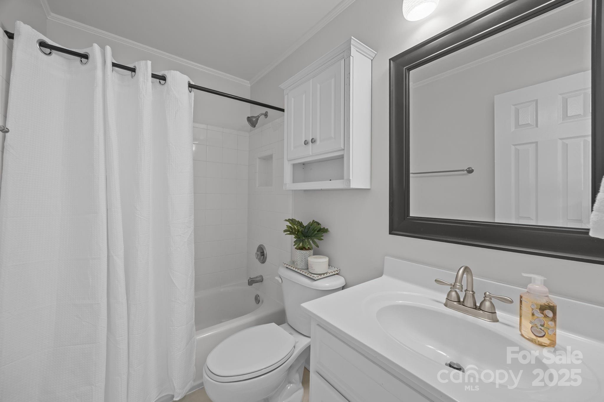 6323 Woodleigh Oaks Drive