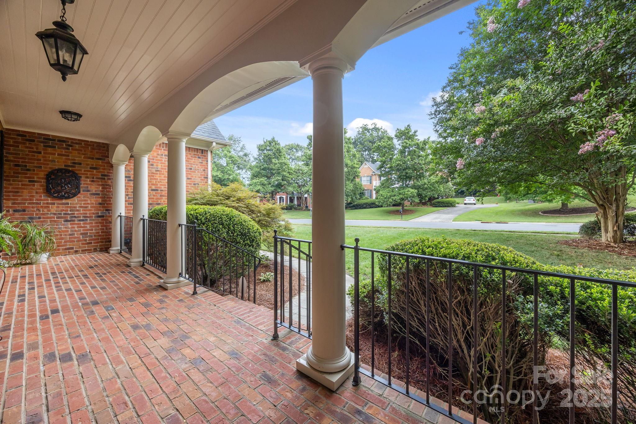 6323 Woodleigh Oaks Drive