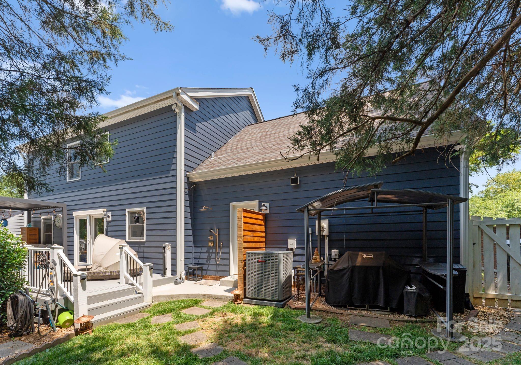2111 Caleo Circle