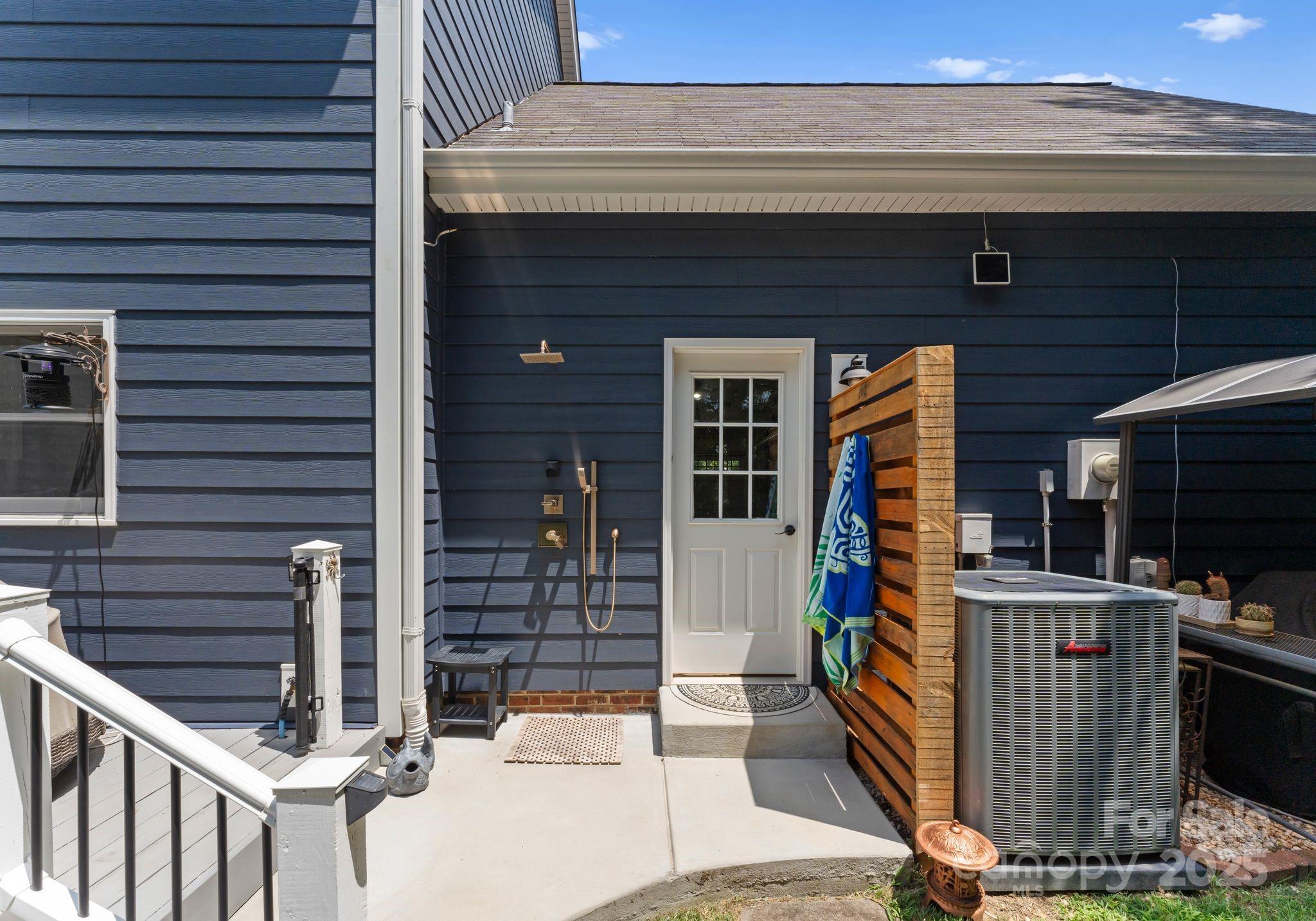 2111 Caleo Circle