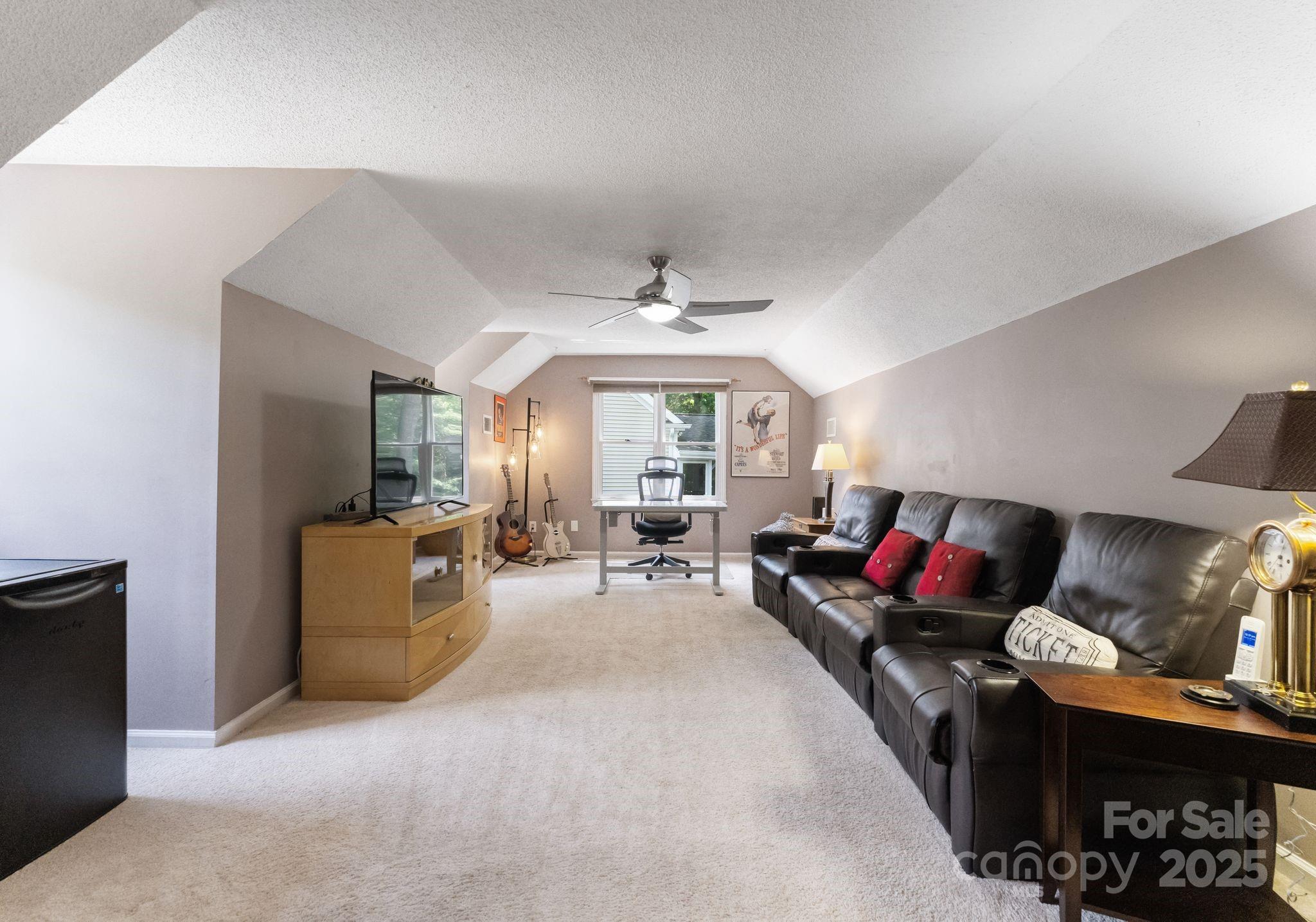2111 Caleo Circle