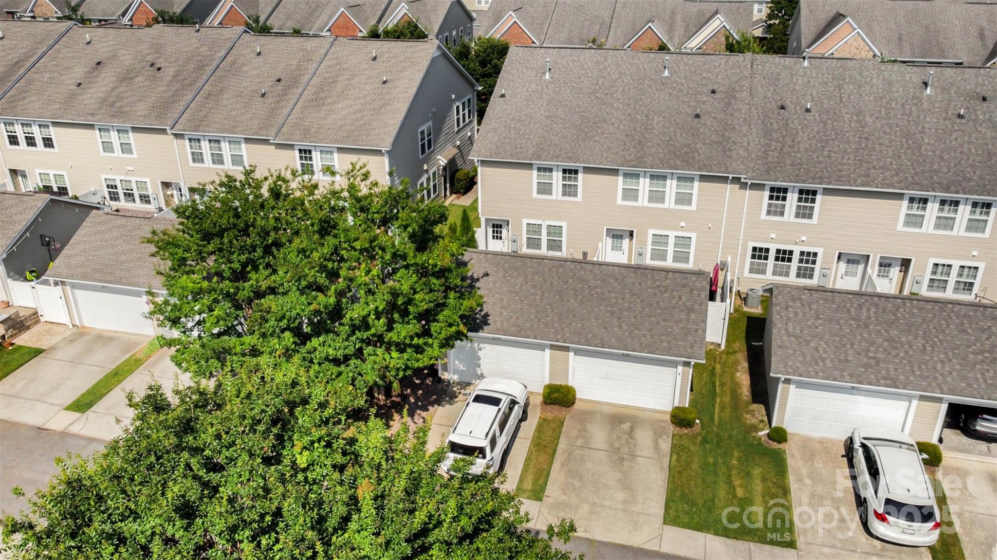 8245 Viewpoint Lane
