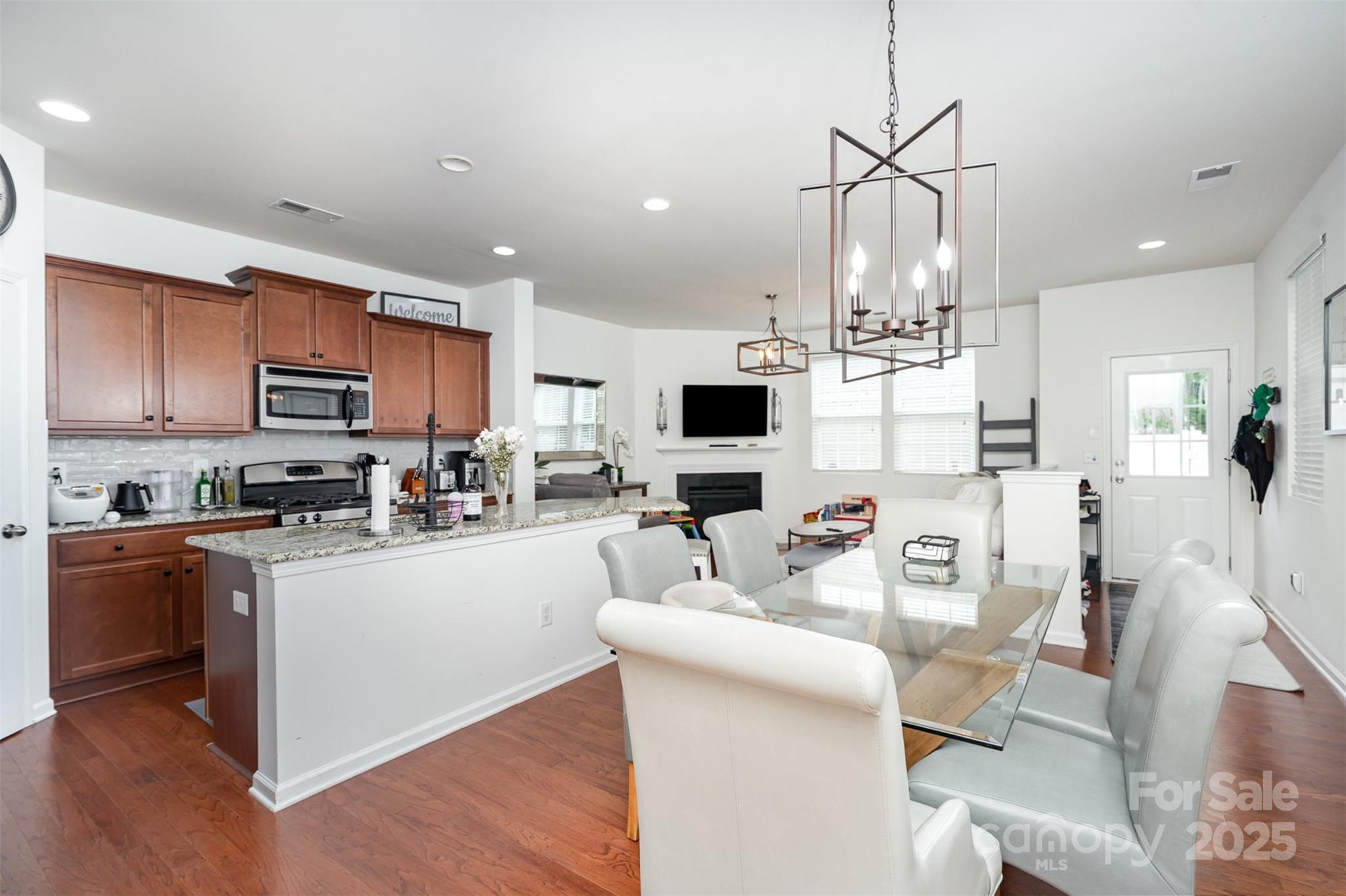 8245 Viewpoint Lane