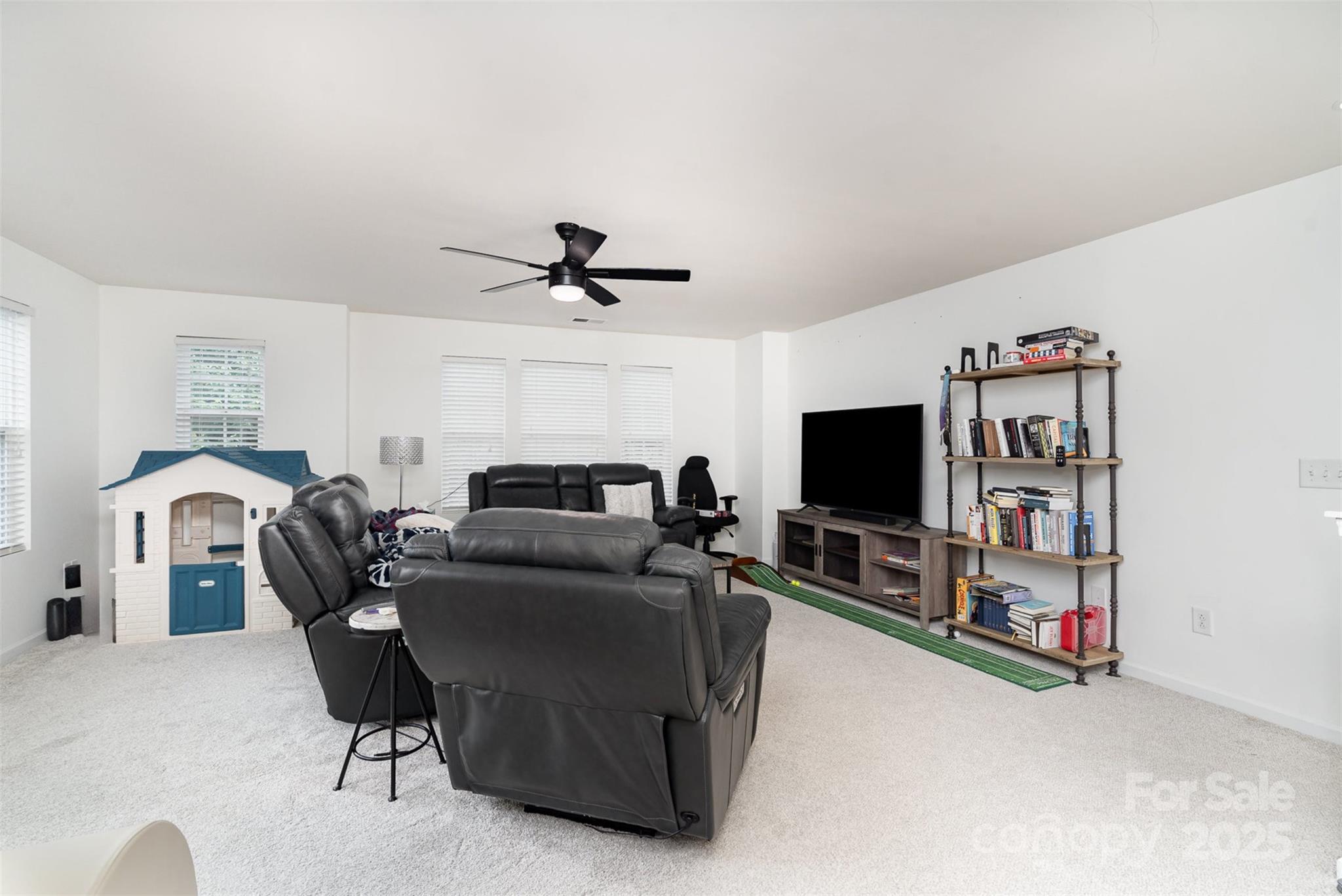 8245 Viewpoint Lane