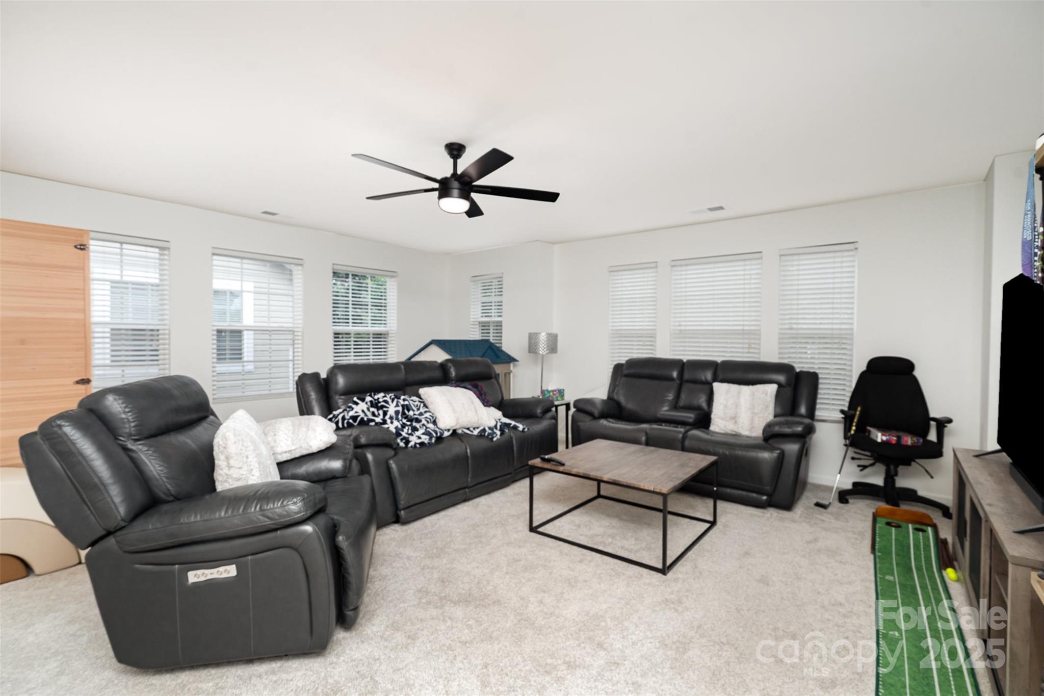 8245 Viewpoint Lane