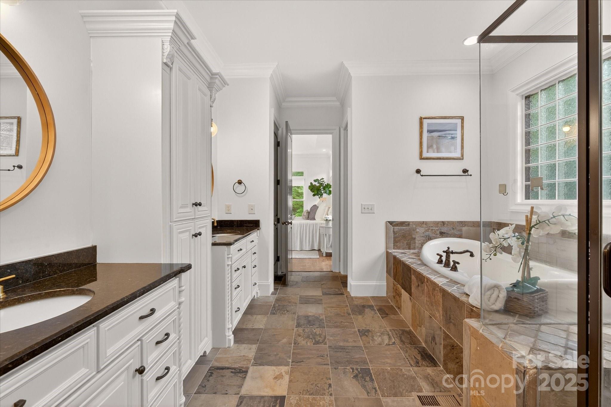 1221 Hadley Park Lane