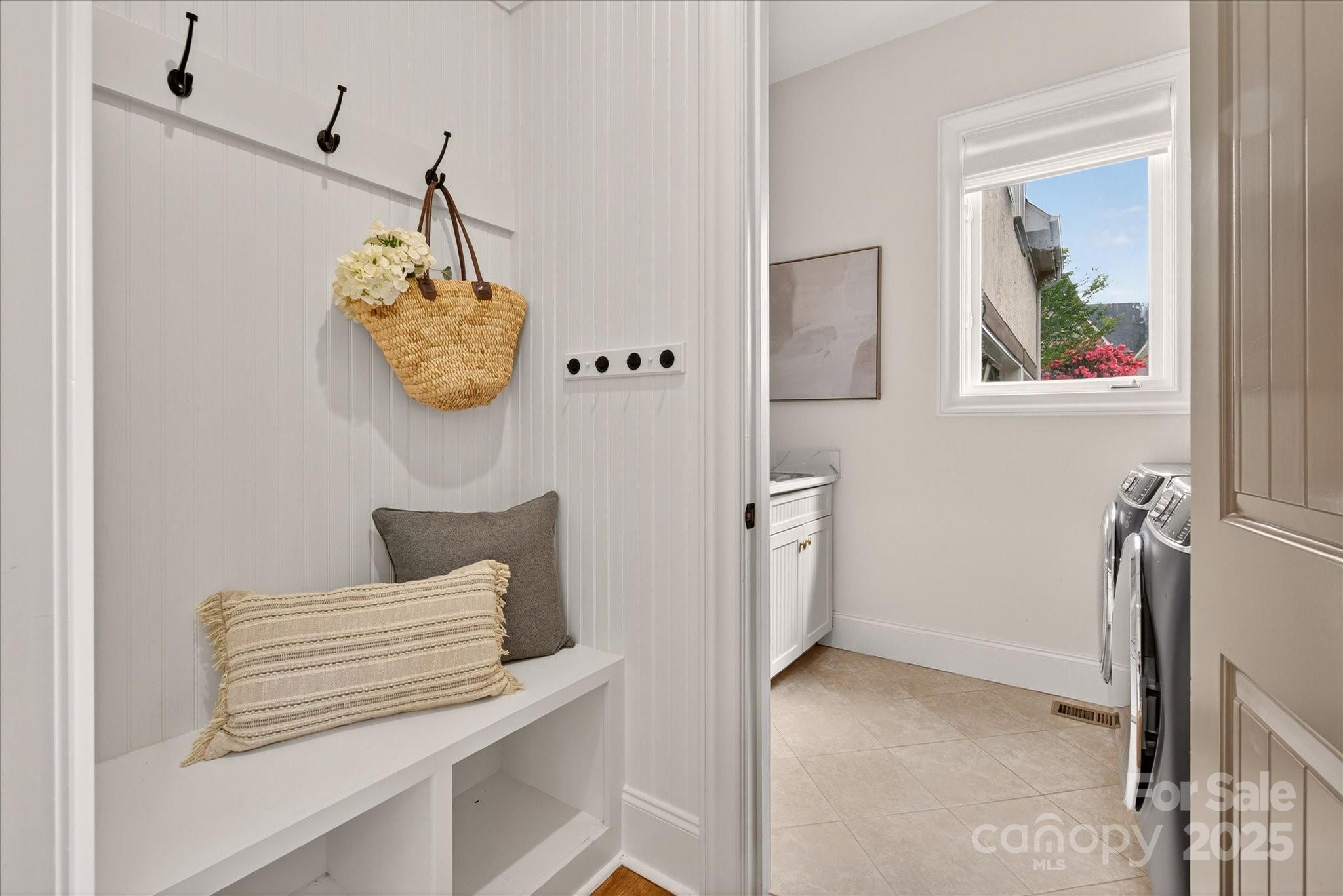 1221 Hadley Park Lane