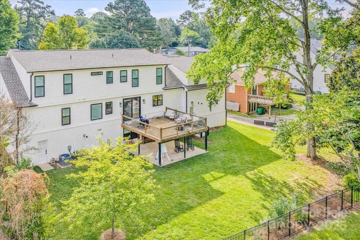 910 Heather Lane