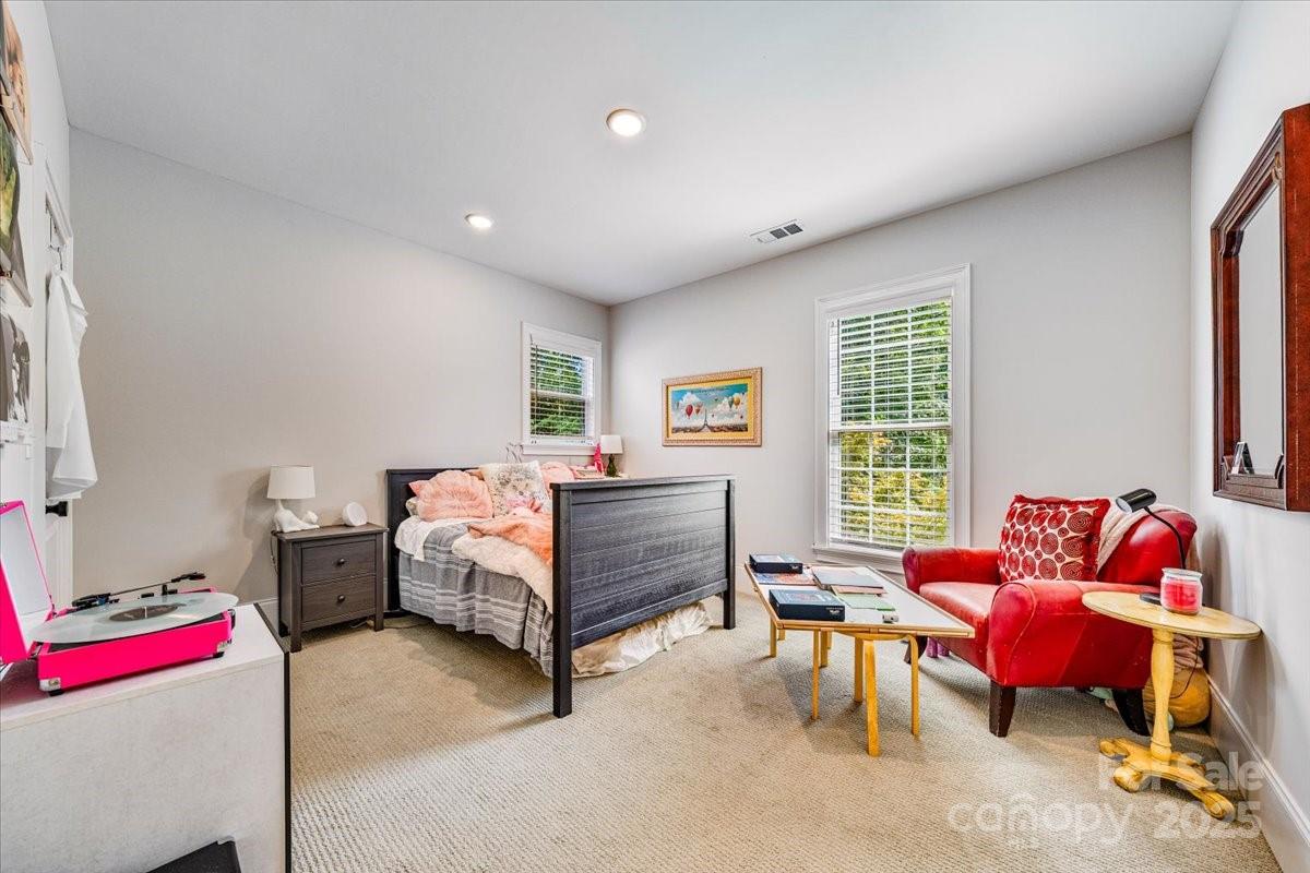 910 Heather Lane