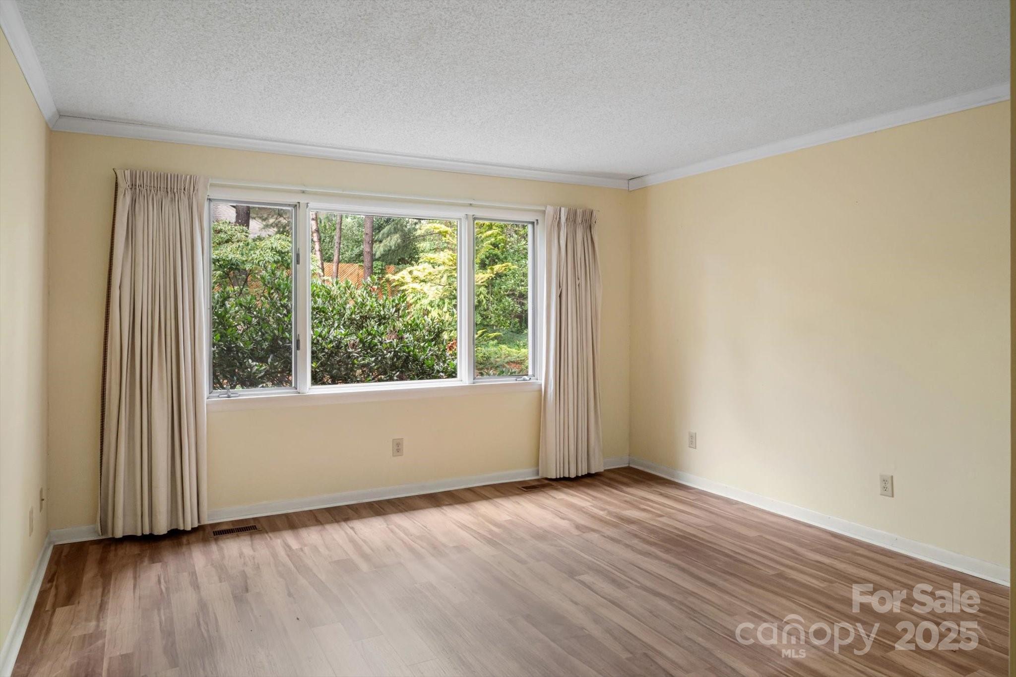 470 Crowfields Drive Unit: 6