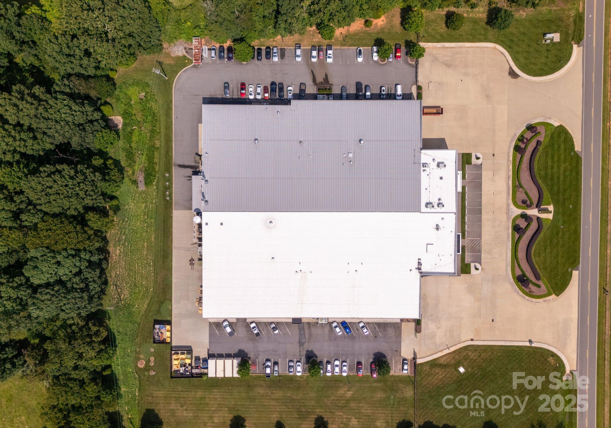 258-260 W Aviation Drive