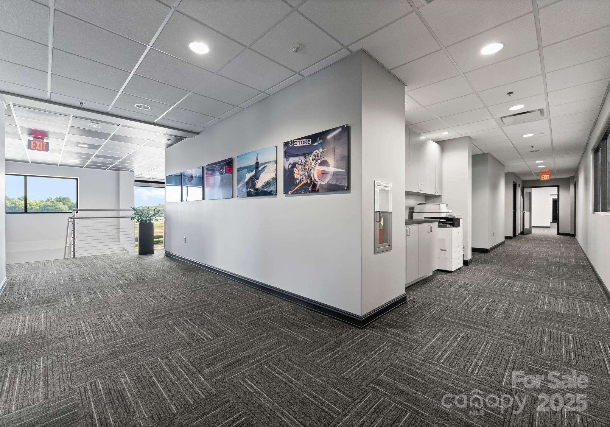 258-260 W Aviation Drive
