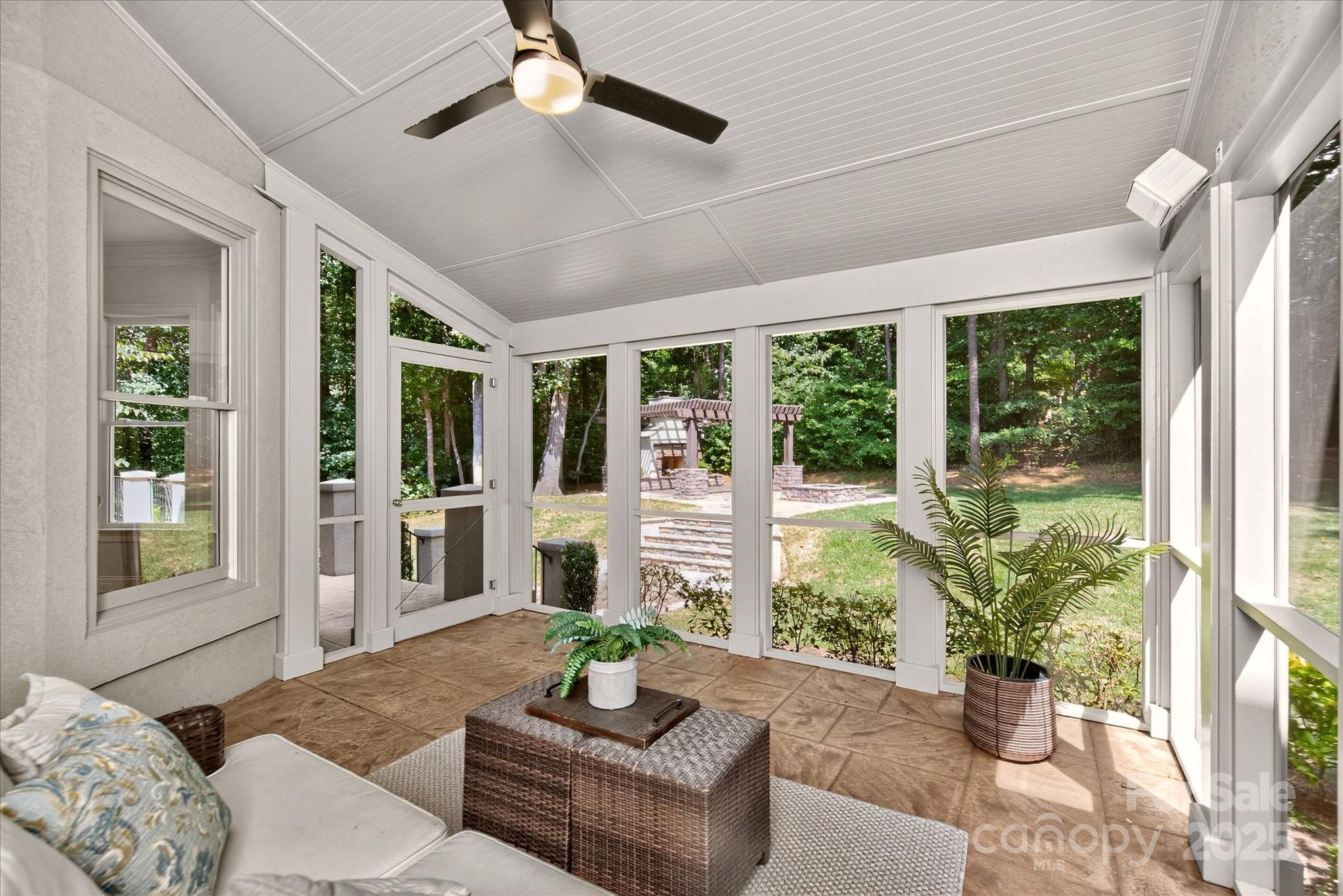 1029 Seminole Drive