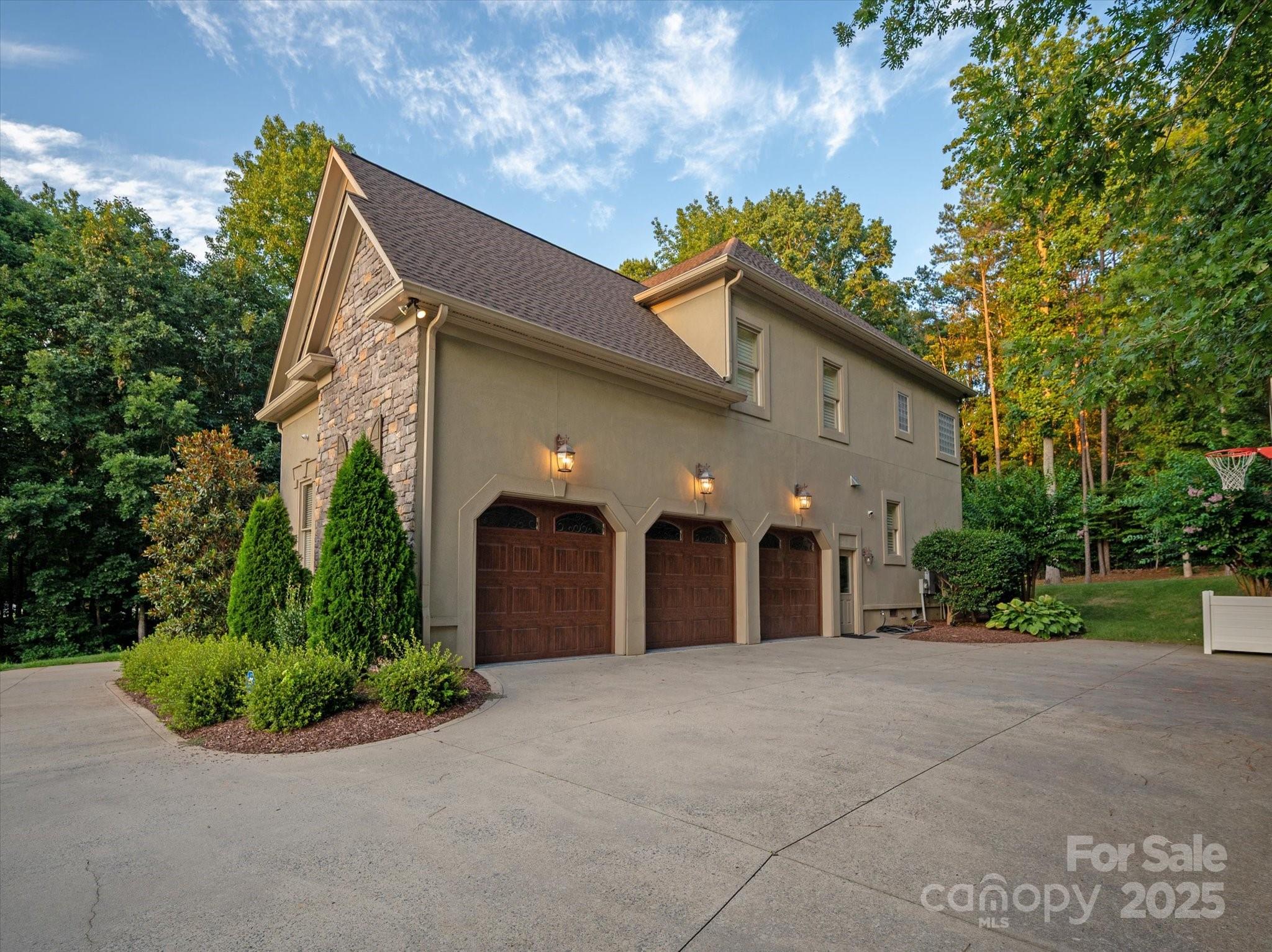 1029 Seminole Drive