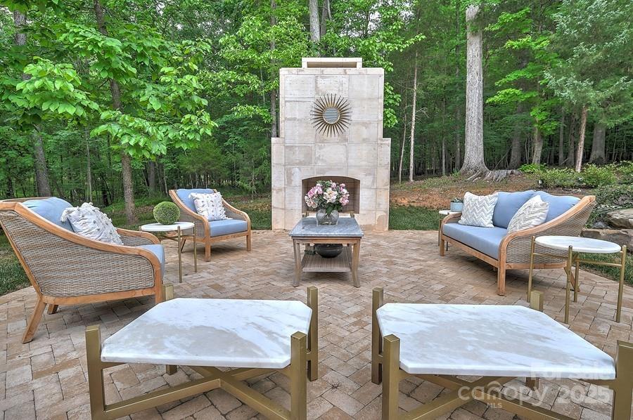 1415 Rosehill Drive