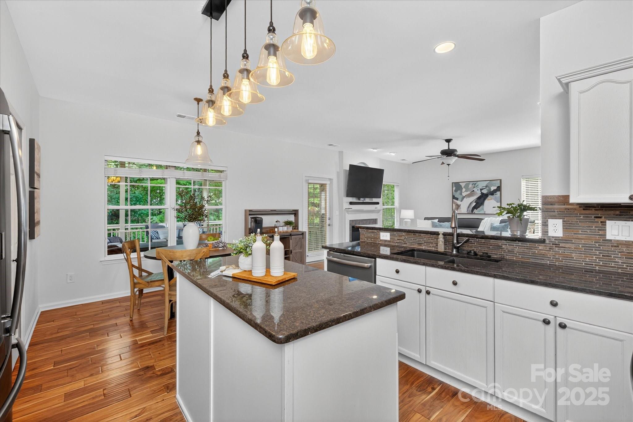 2524 Macie Glen Court