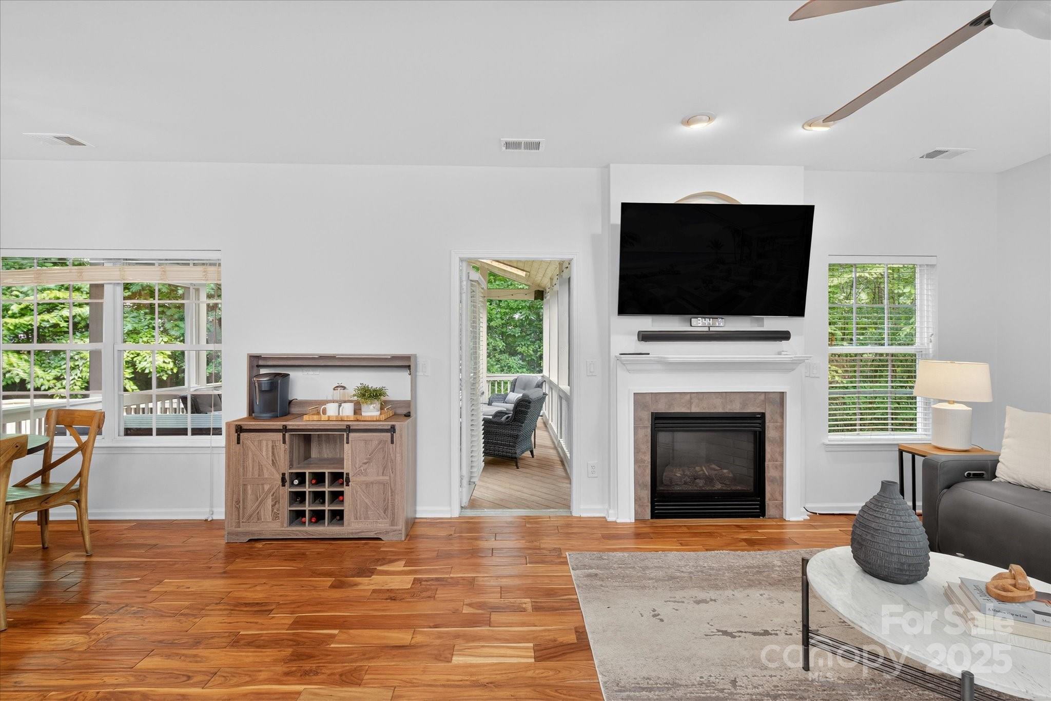 2524 Macie Glen Court