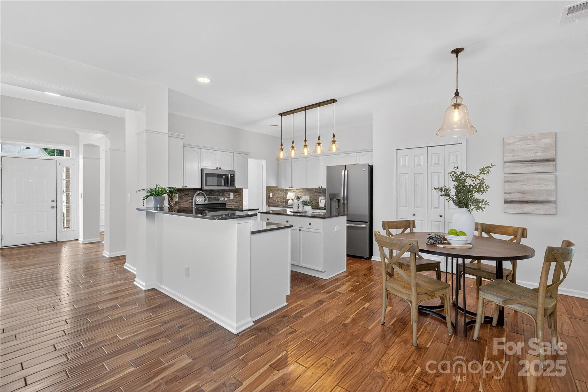 2524 Macie Glen Court