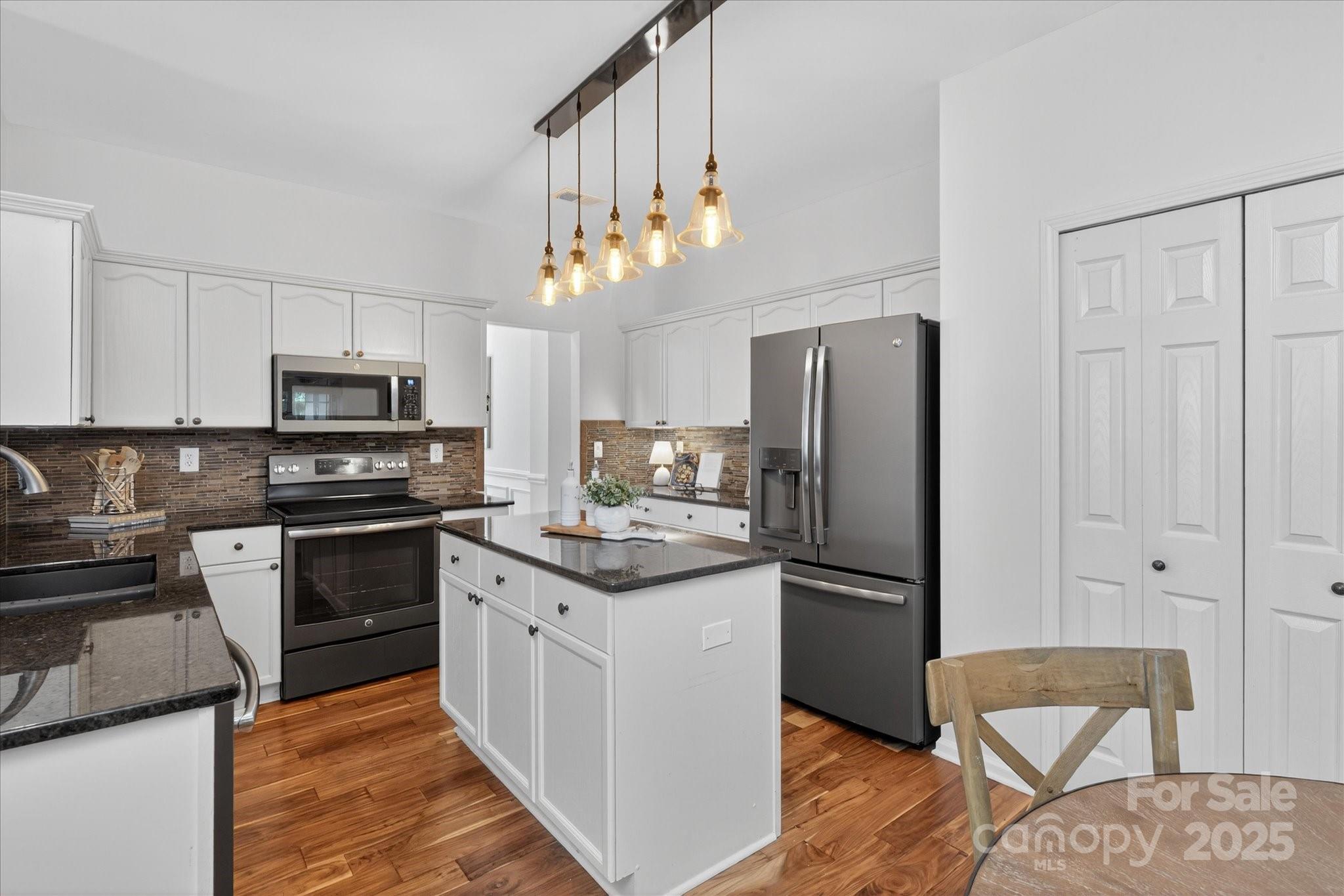 2524 Macie Glen Court