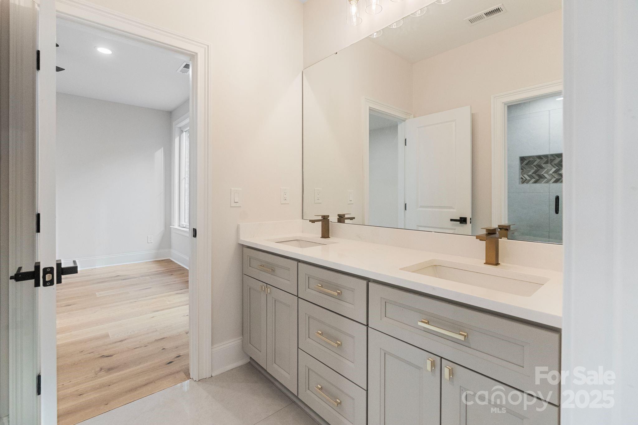 3204 Chancellor Lane