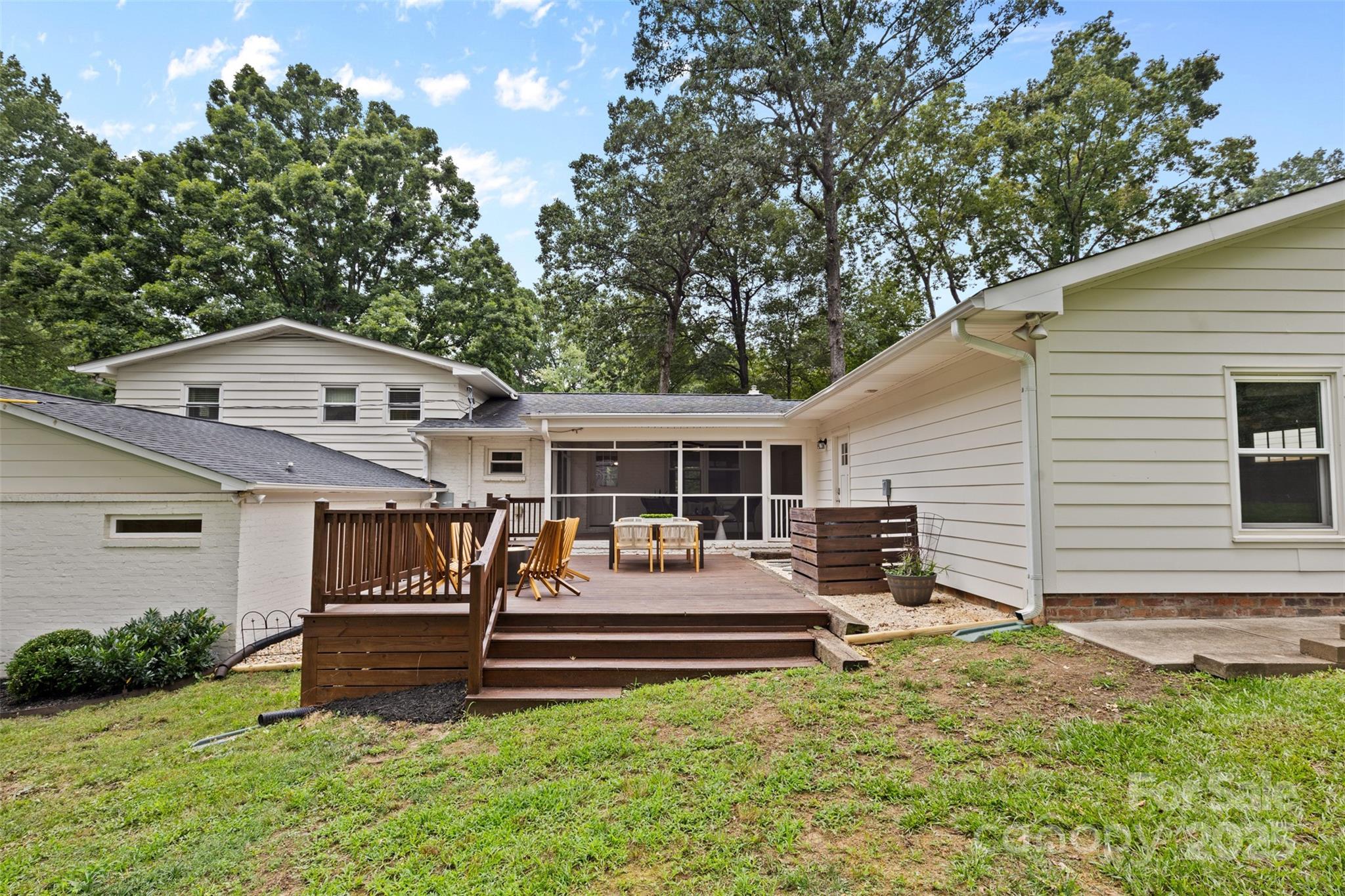 5611 Robinhood Road