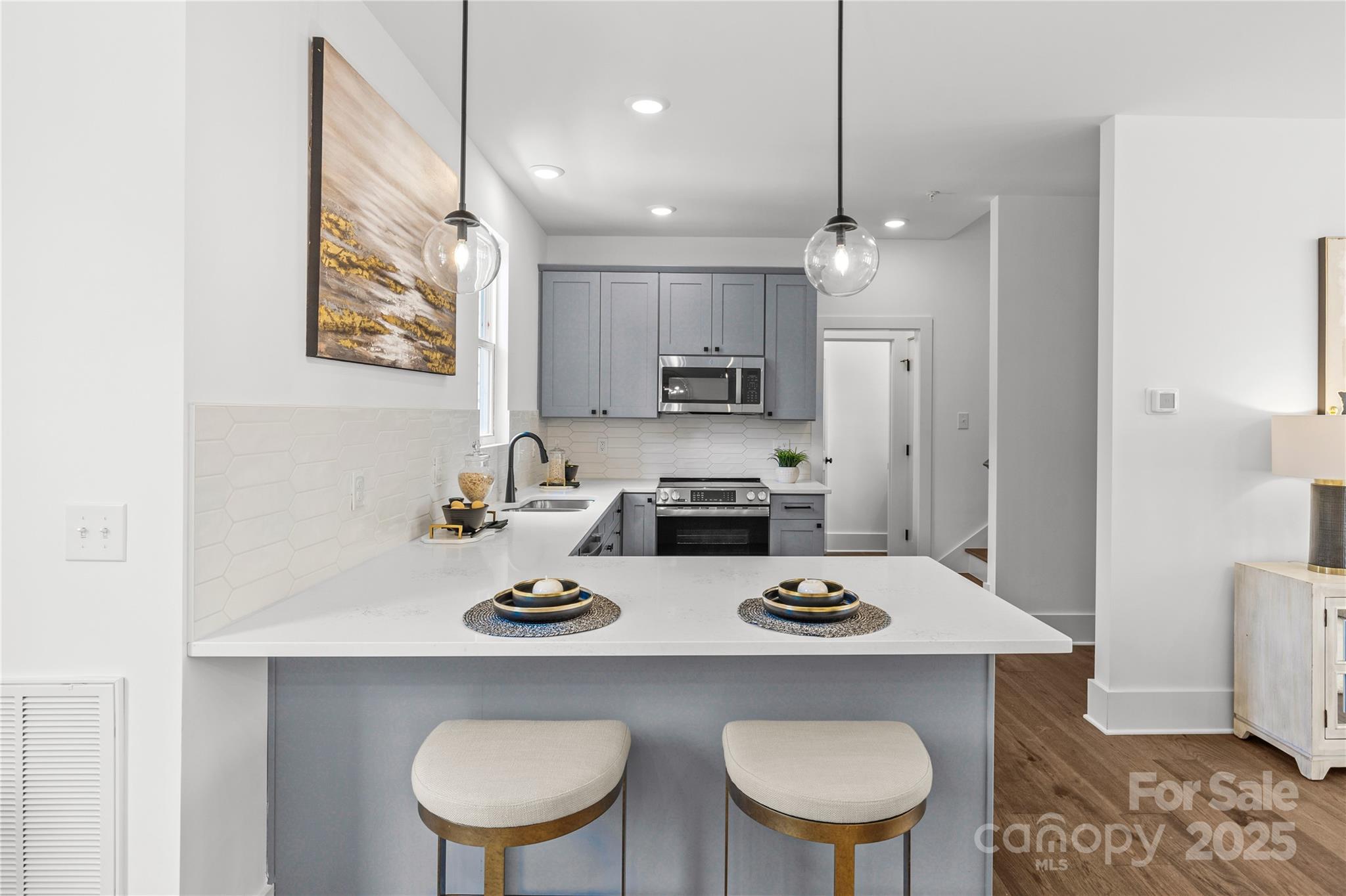 151 S Sycamore Street