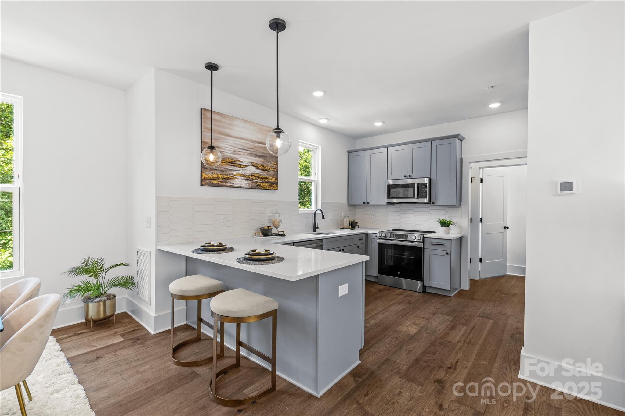 151 S Sycamore Street