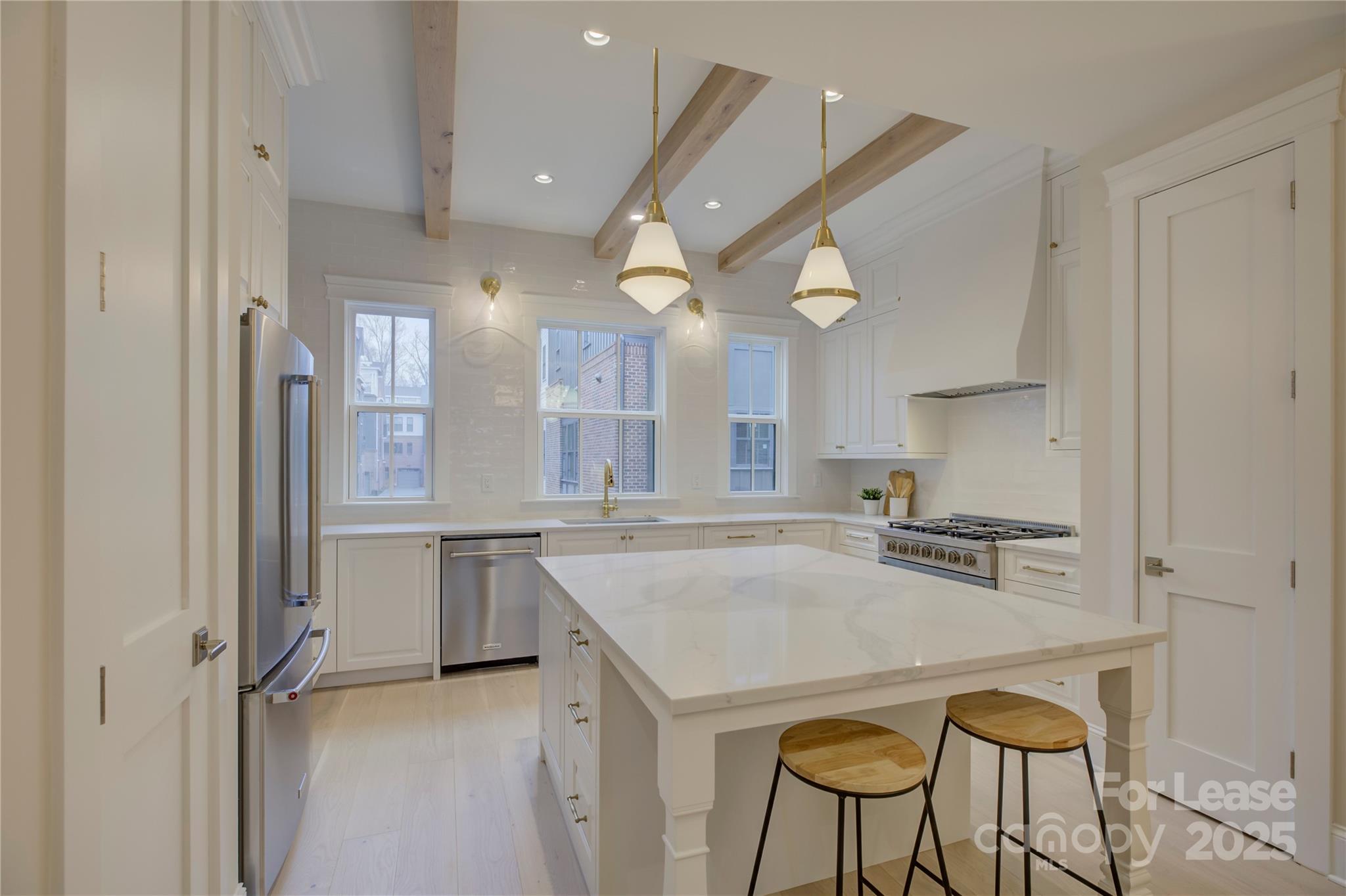 3015 Pinehurst Place