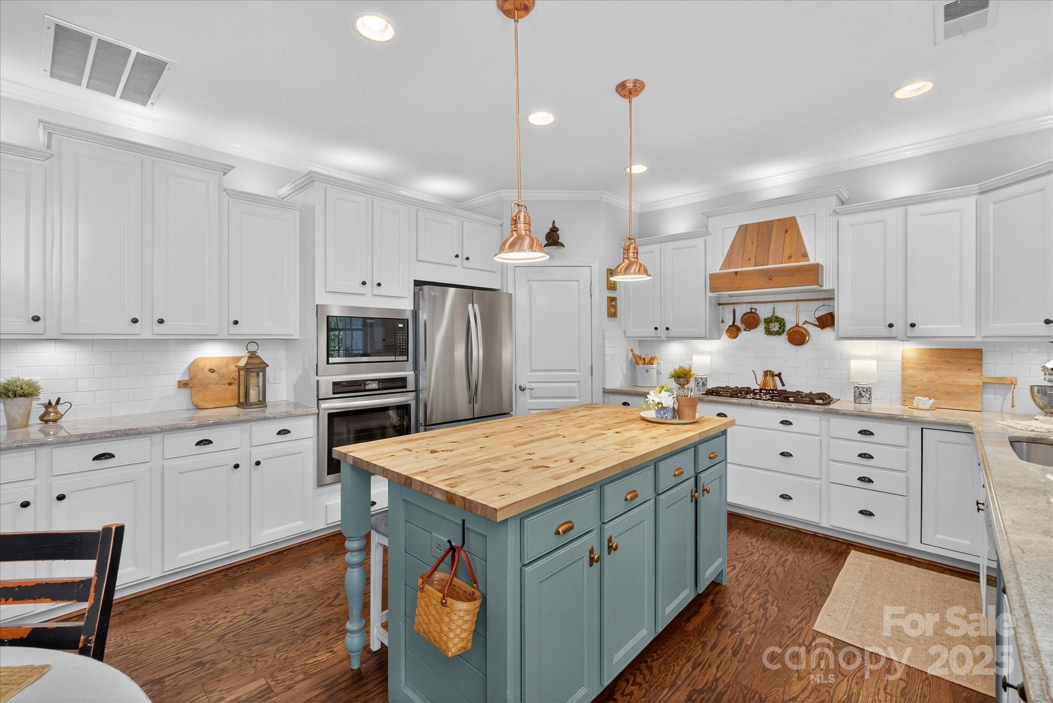 9911 Silverling Drive