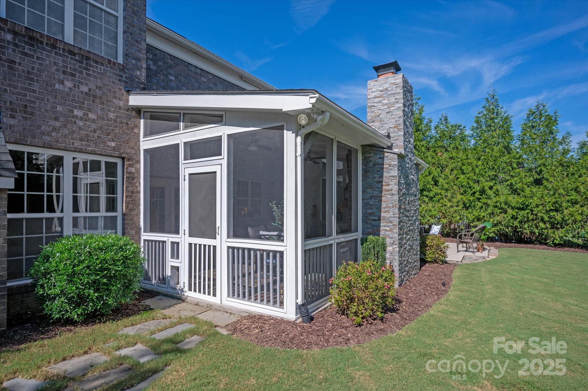 9911 Silverling Drive