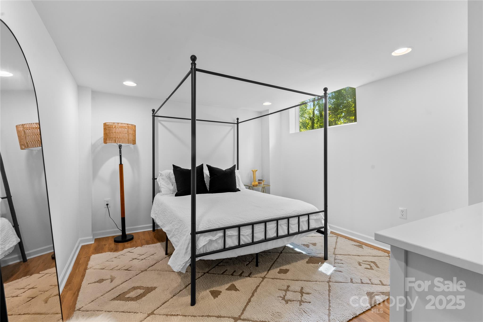 5128 Valley Stream Road