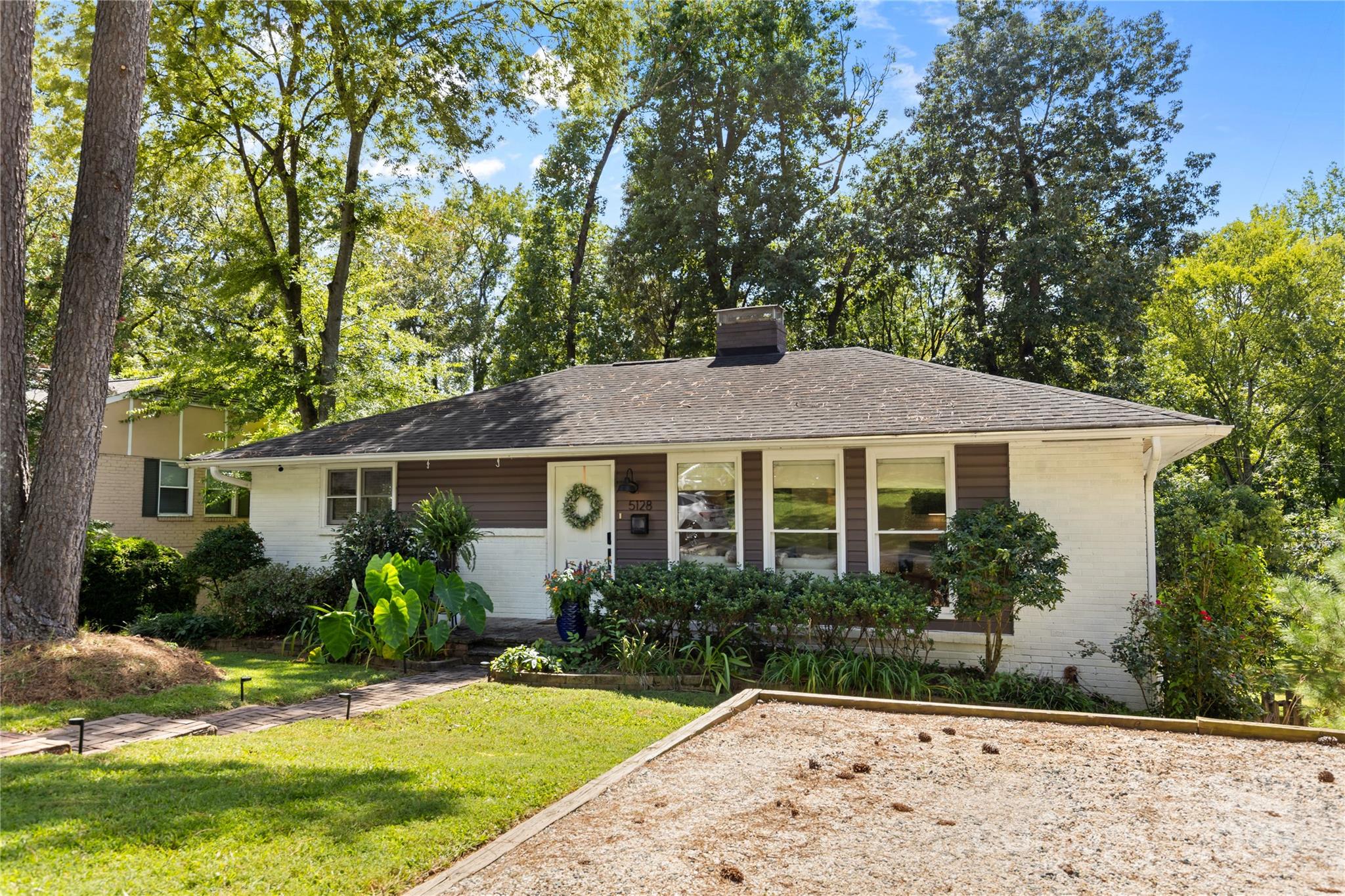 5128 Valley Stream Road