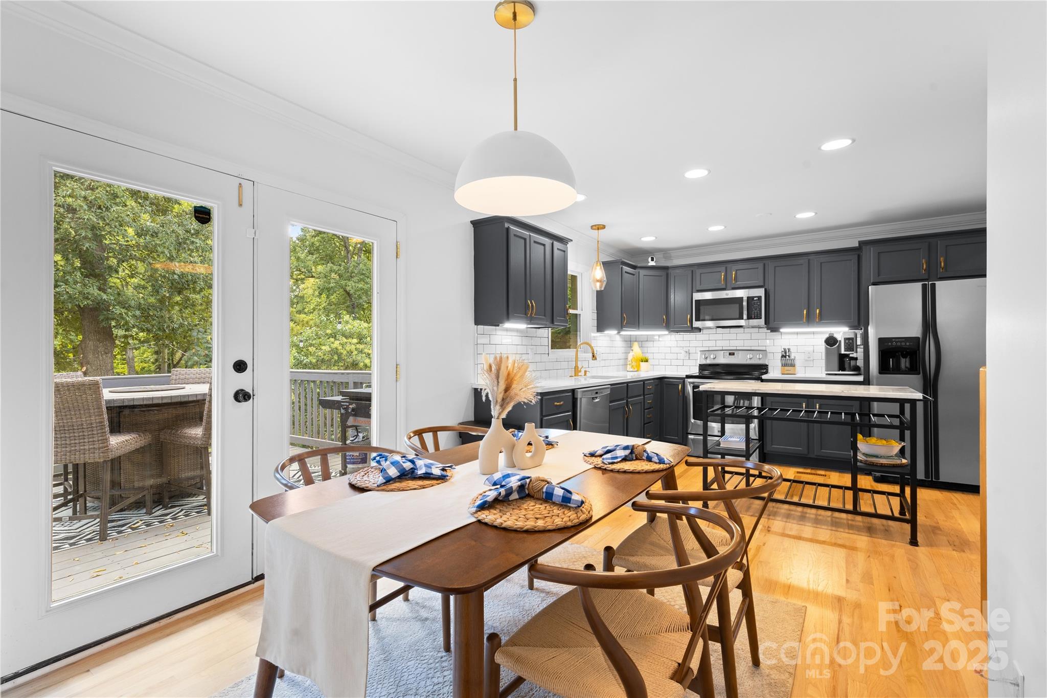 5128 Valley Stream Road