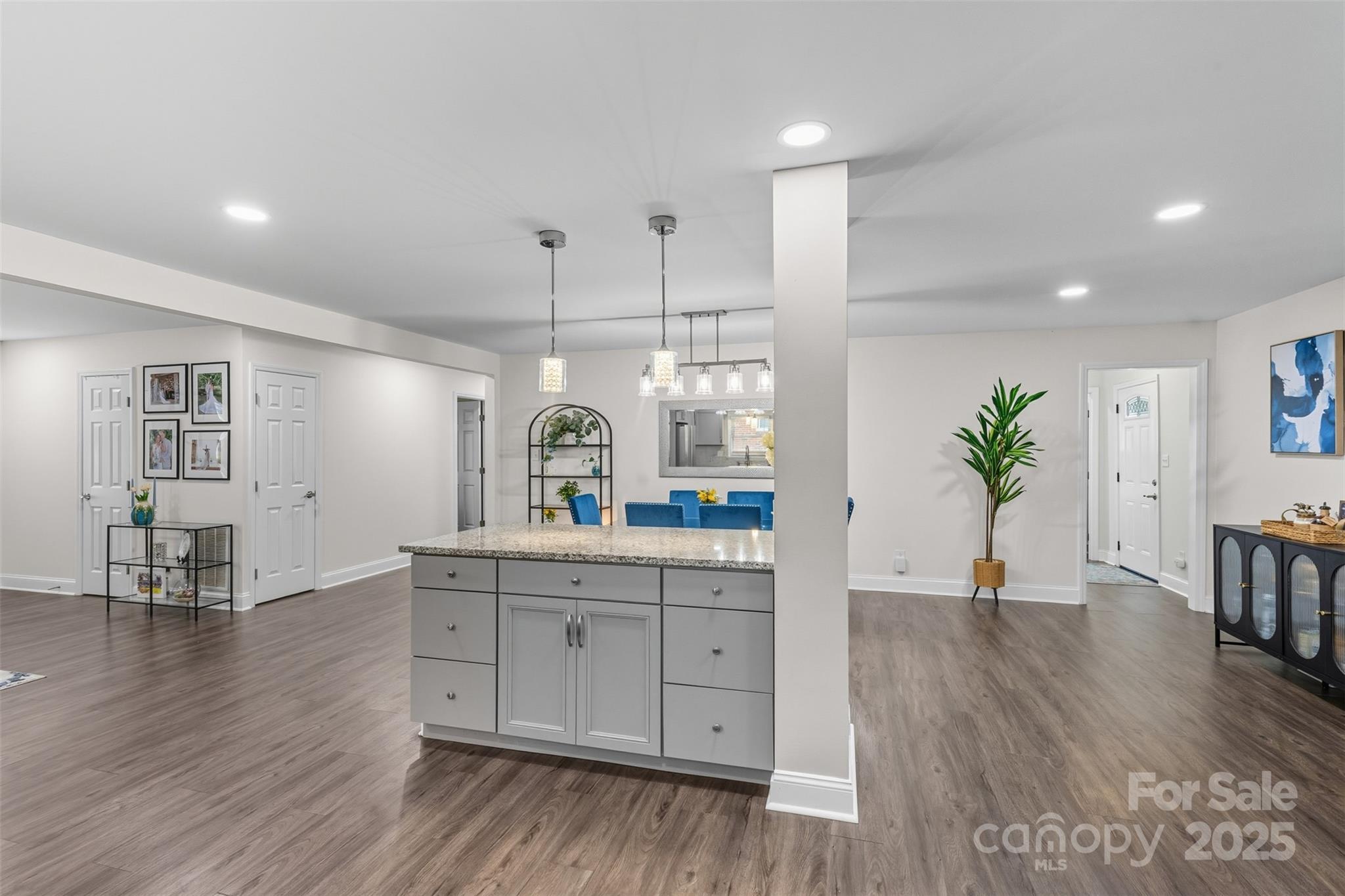 1901 Crestdale Drive