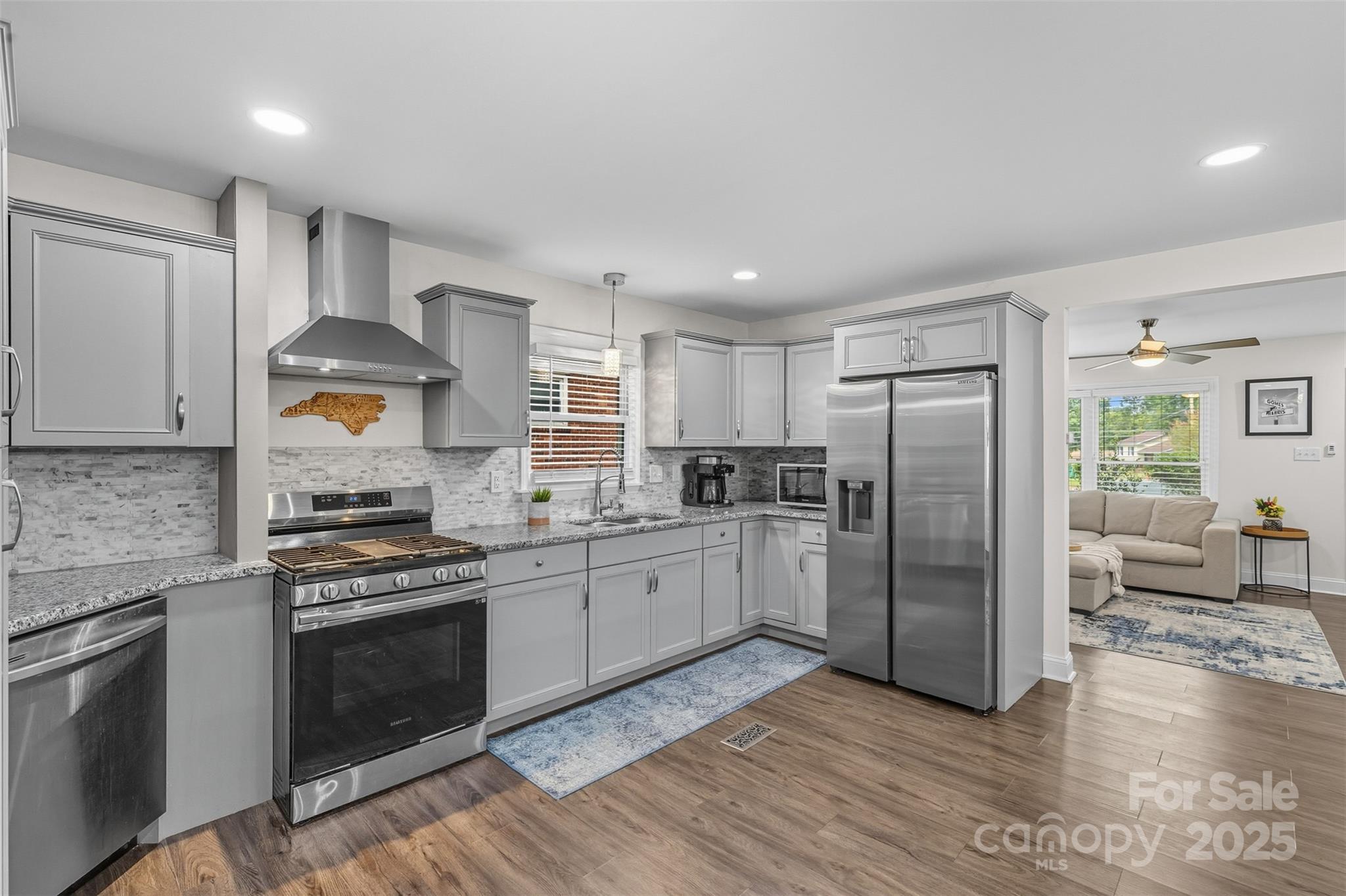 1901 Crestdale Drive