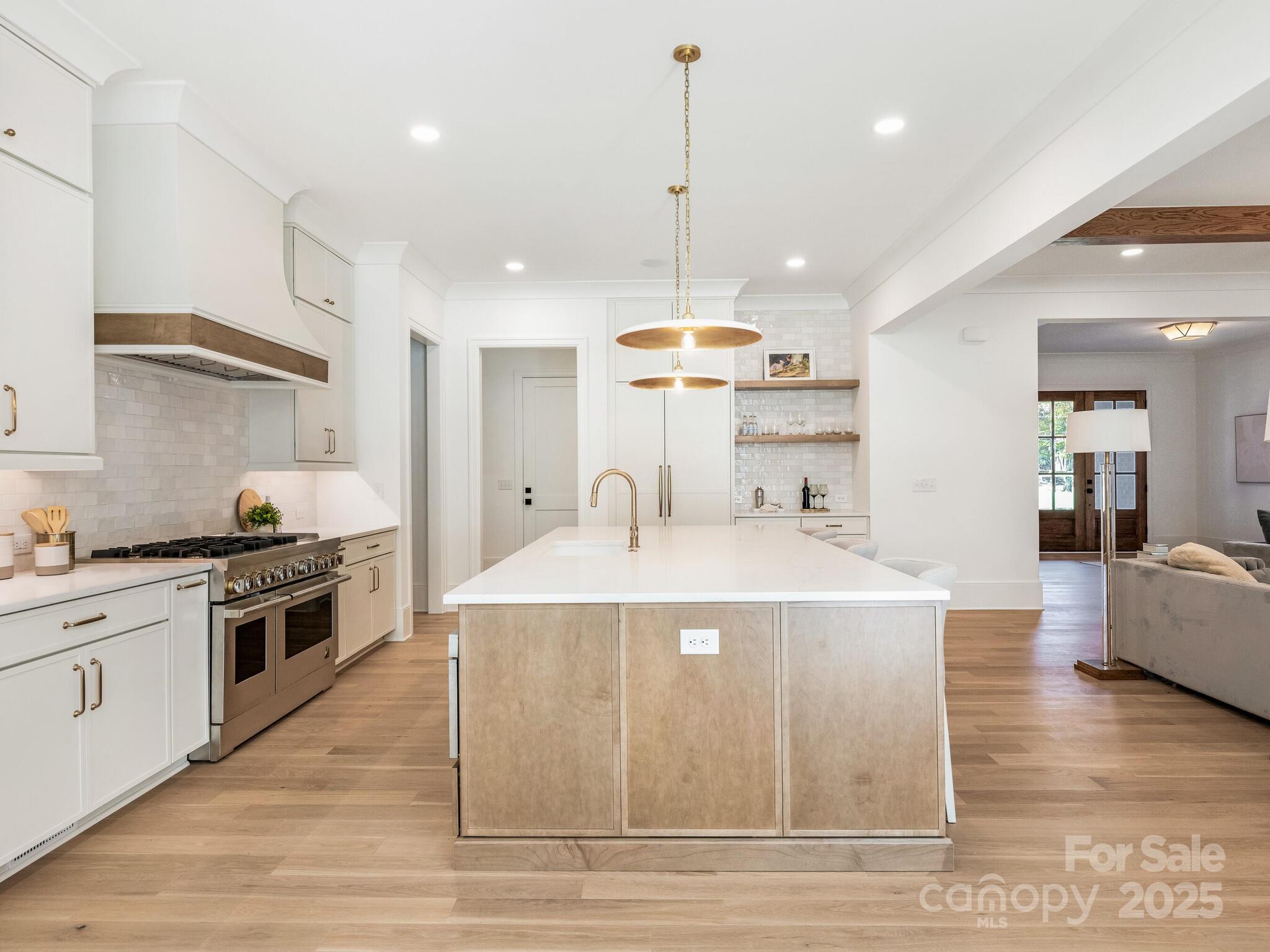 1511 Cavendish Court