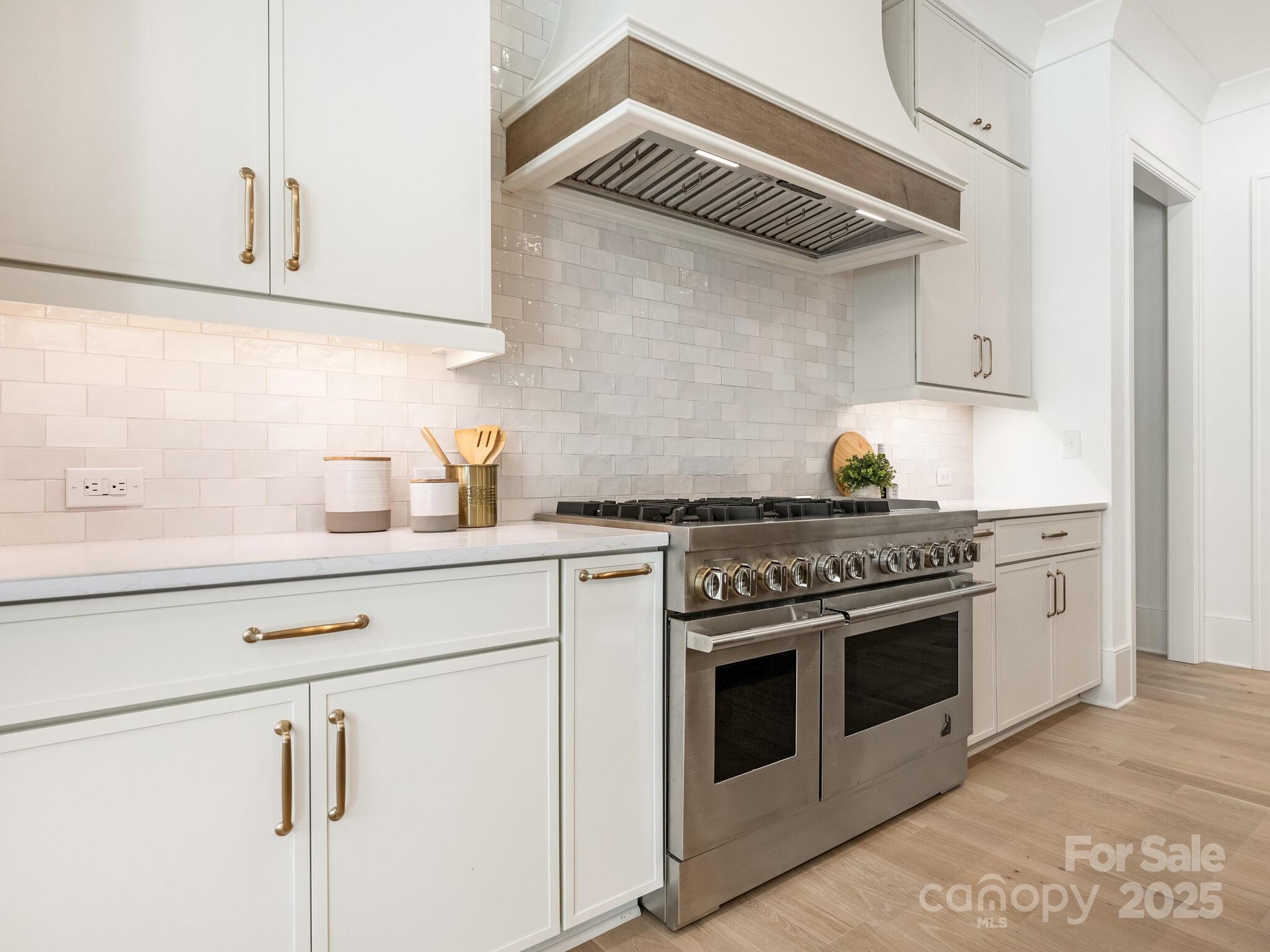 1511 Cavendish Court