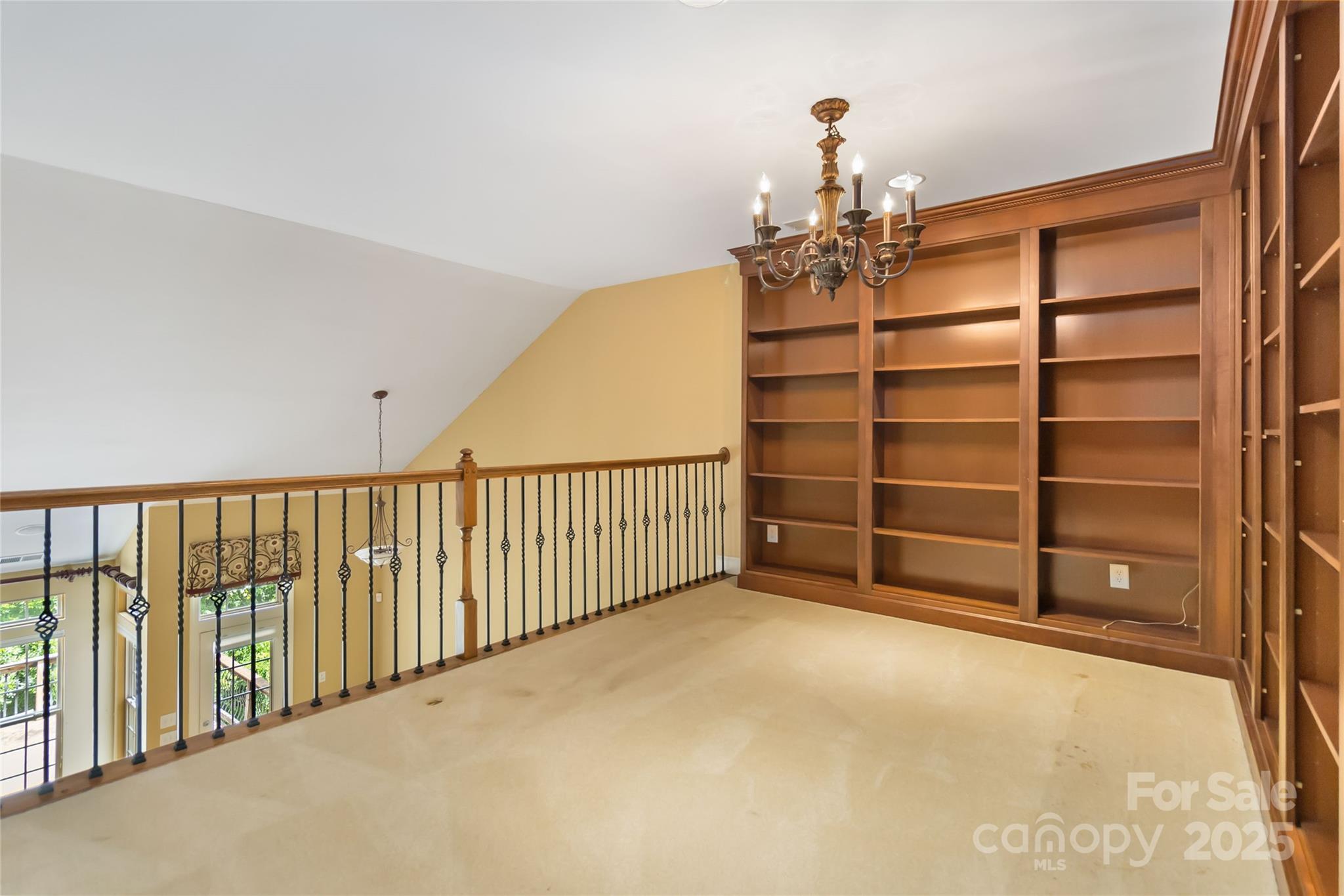 2346 Donnington Lane NW