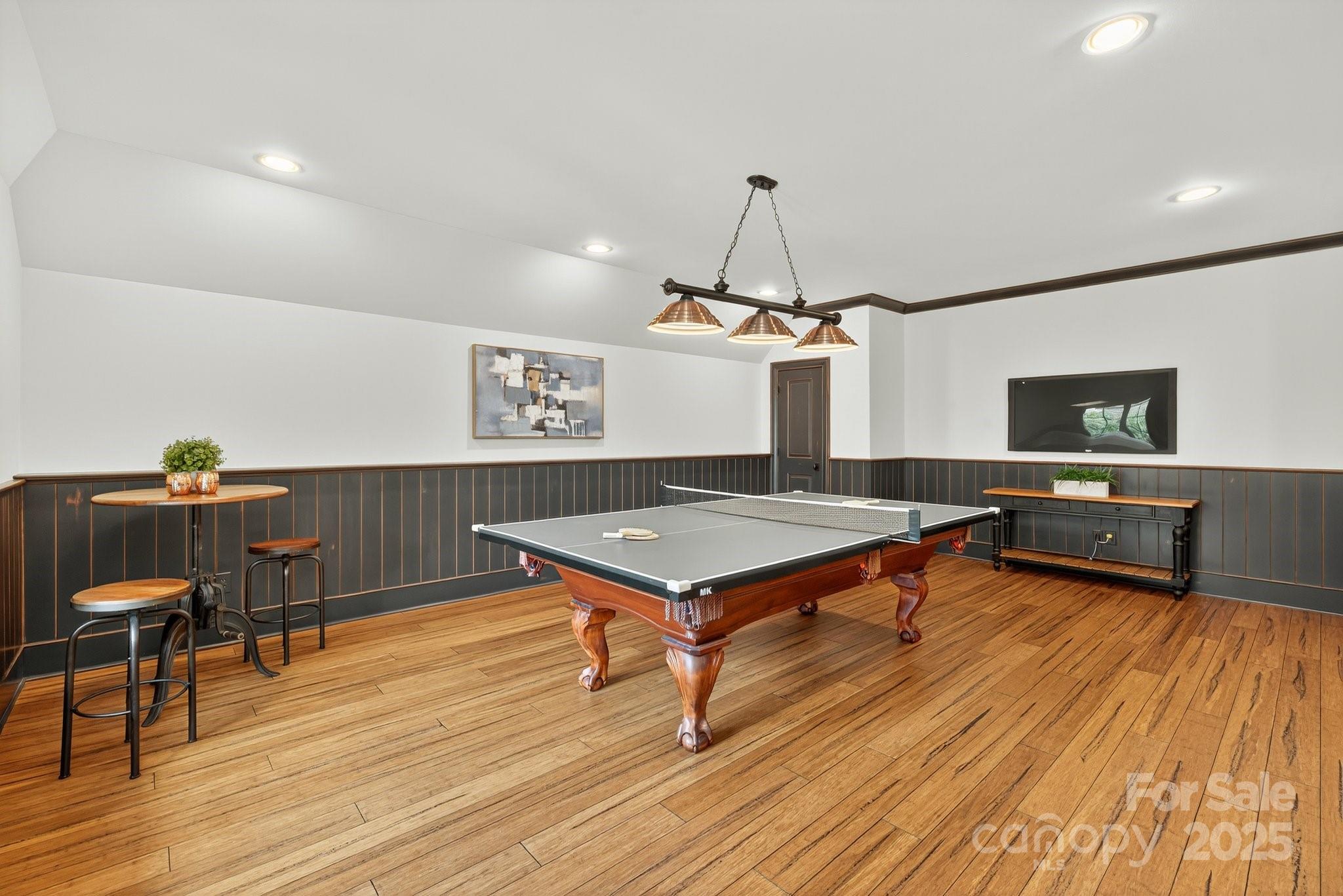 8716 Chewton Glen Drive