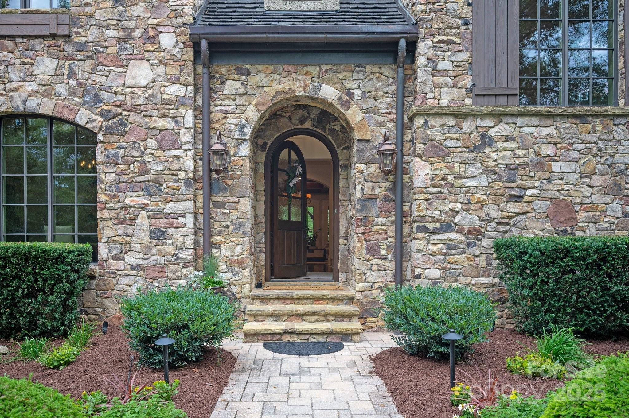 8716 Chewton Glen Drive