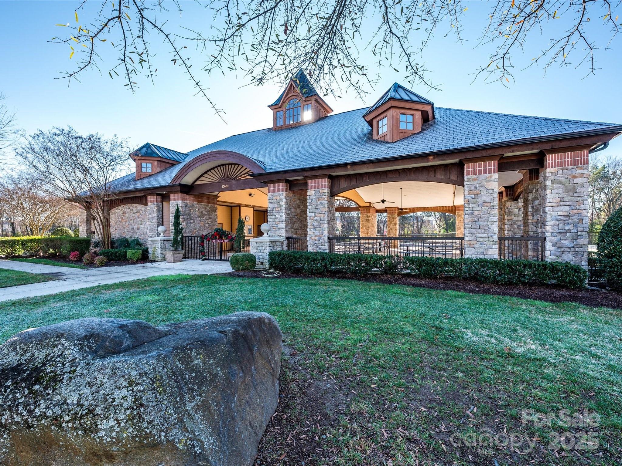 11012 Southfield Drive