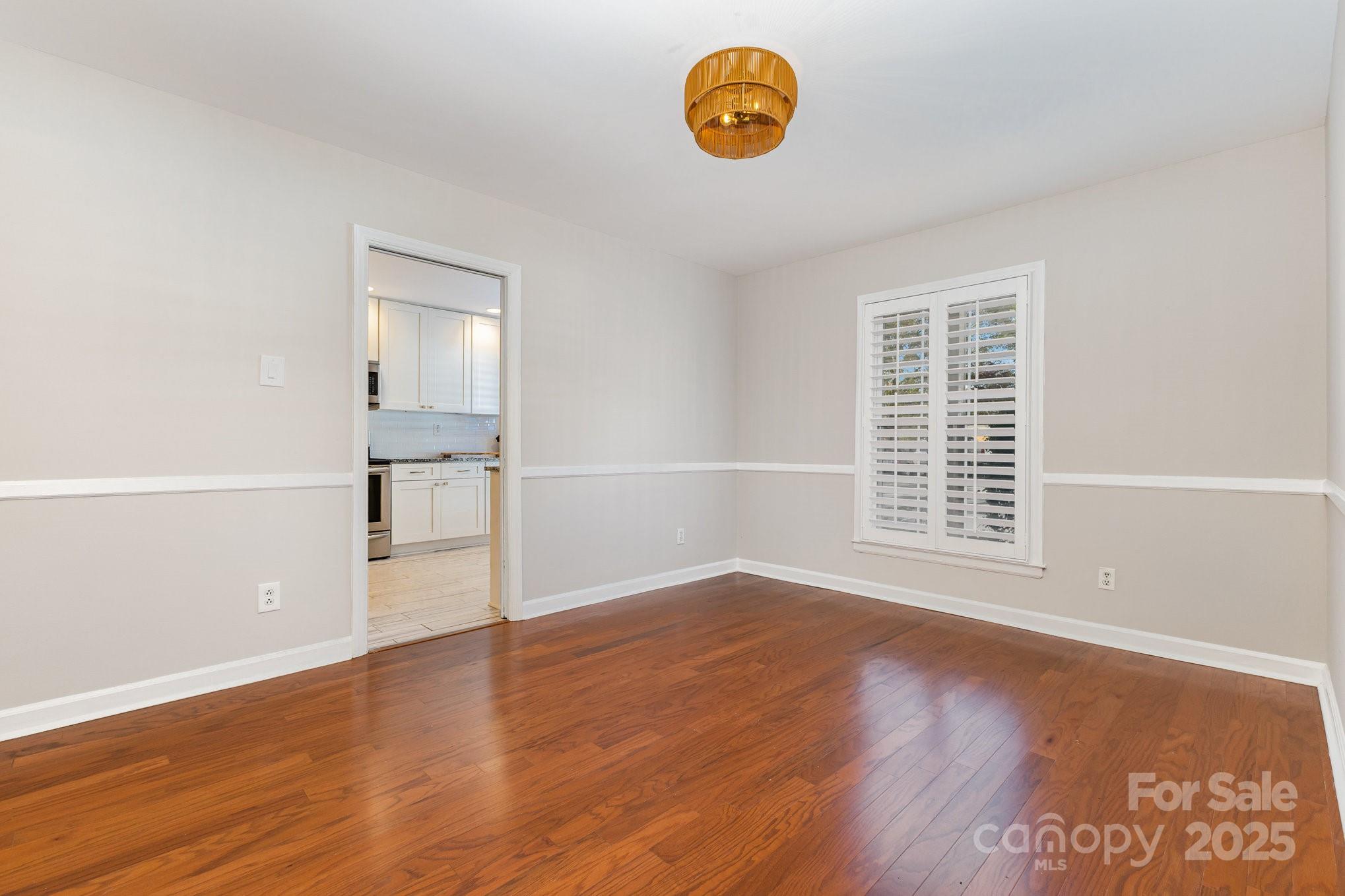 6752 Constitution Lane