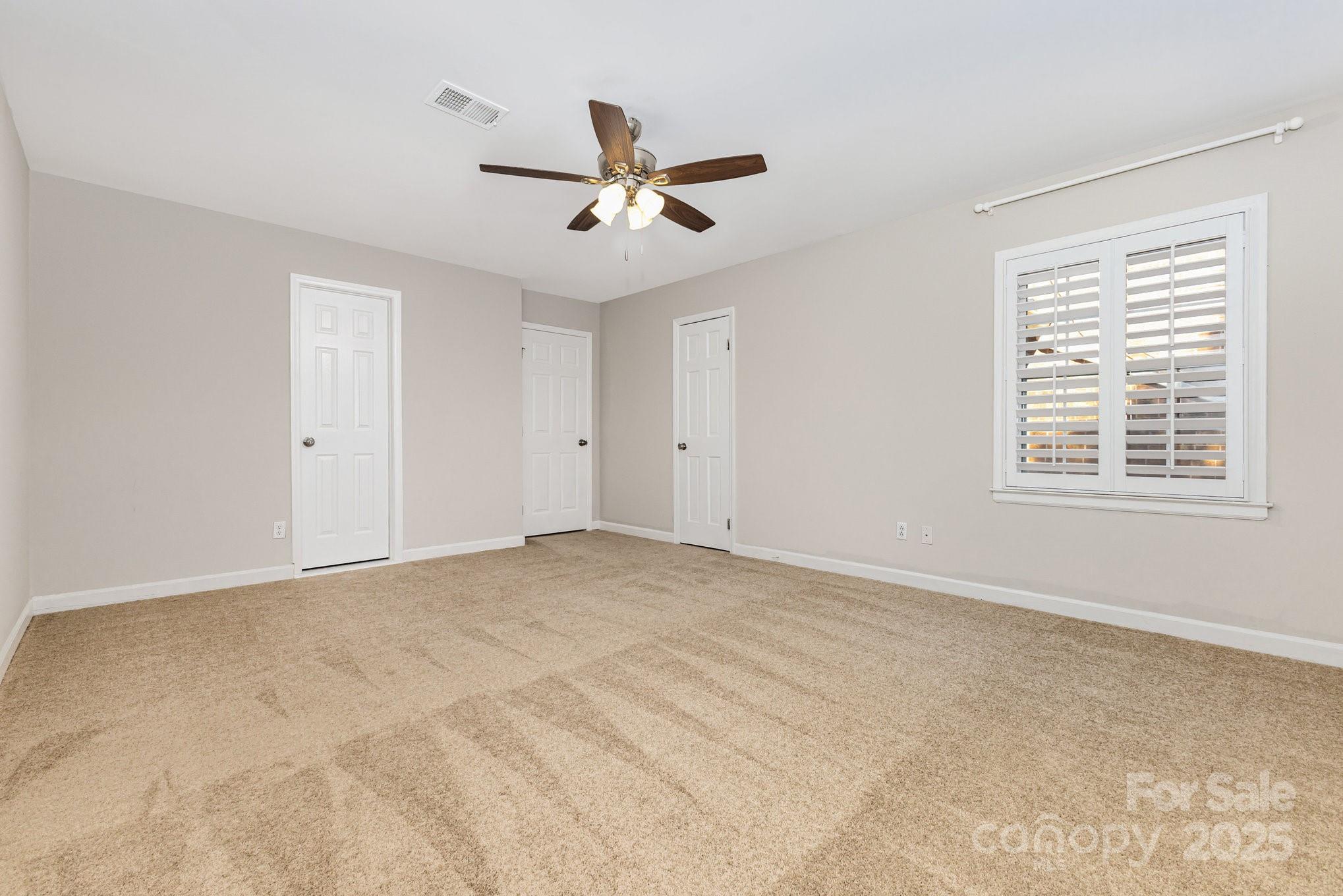 6752 Constitution Lane