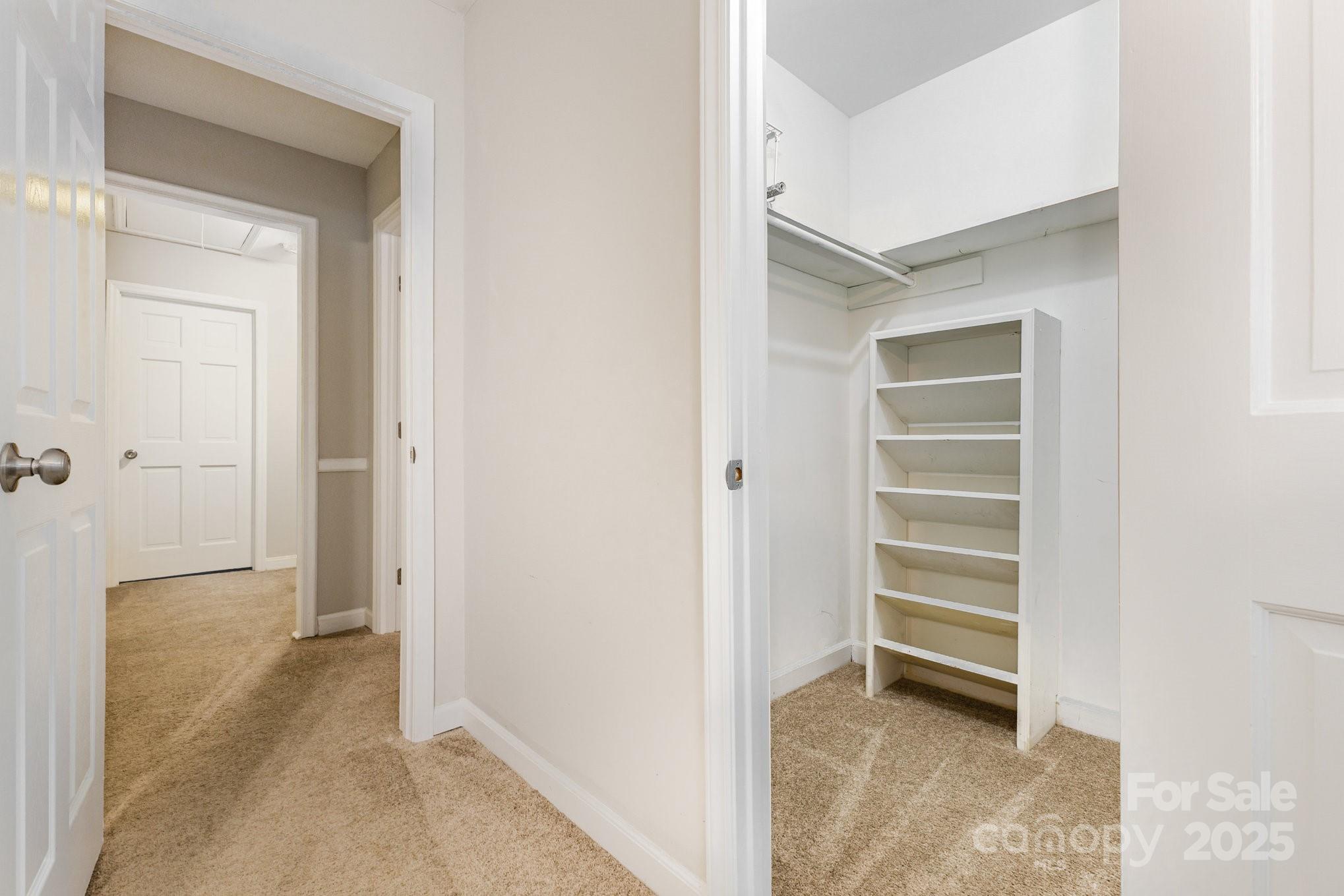 6752 Constitution Lane