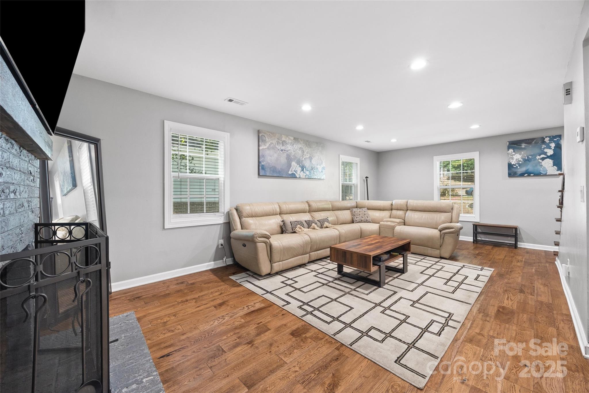 2006 Killarney Place